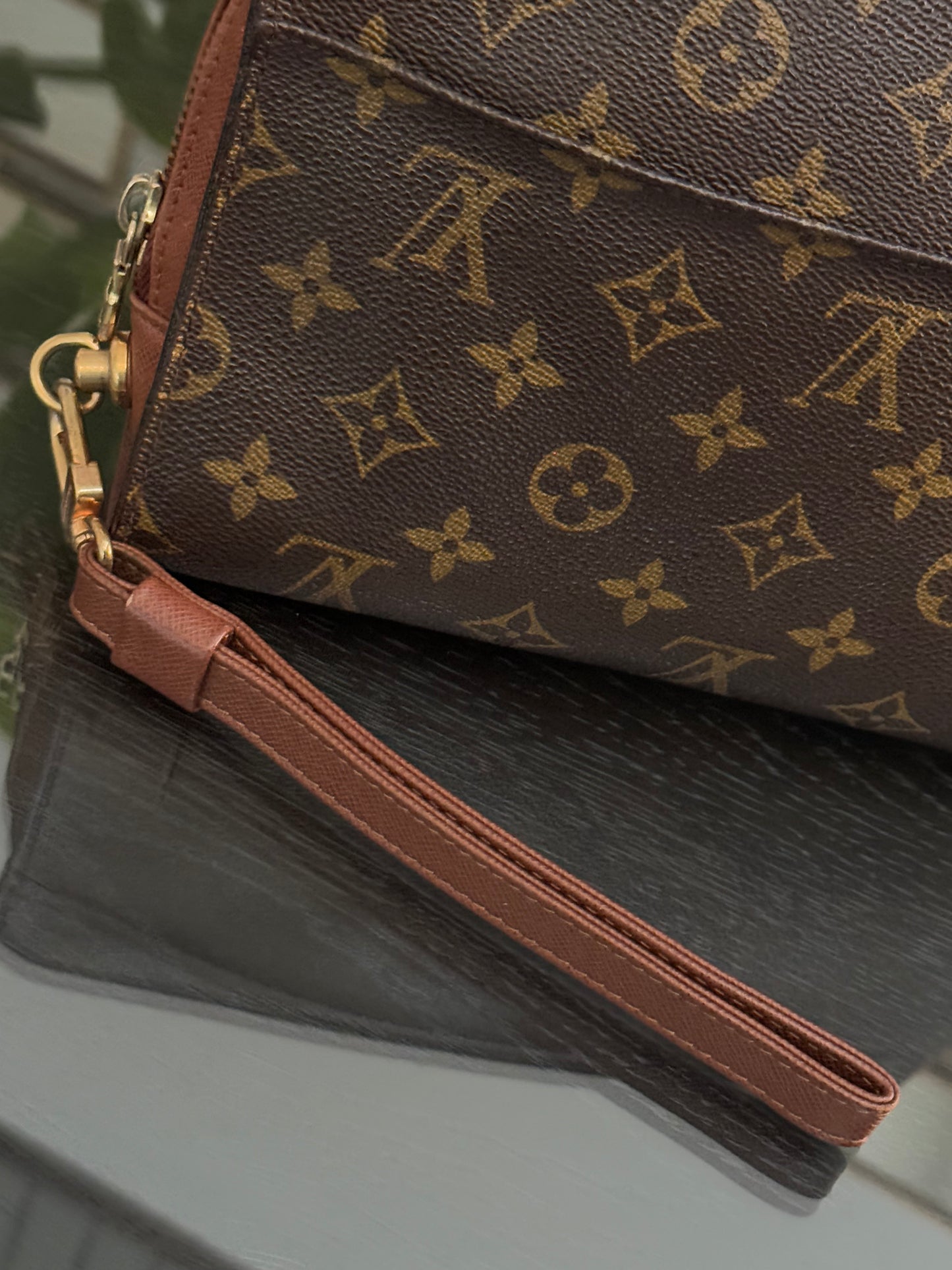 Orsay Clutch
๐๏ธ Year: 1998