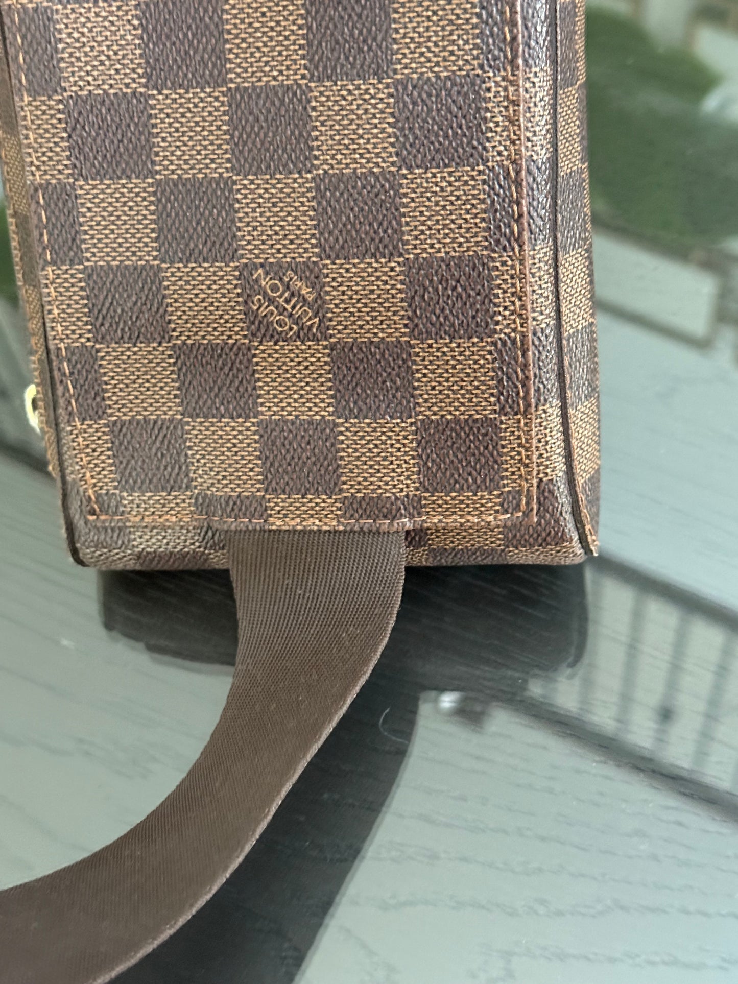 Geronimos in Damier Ebene