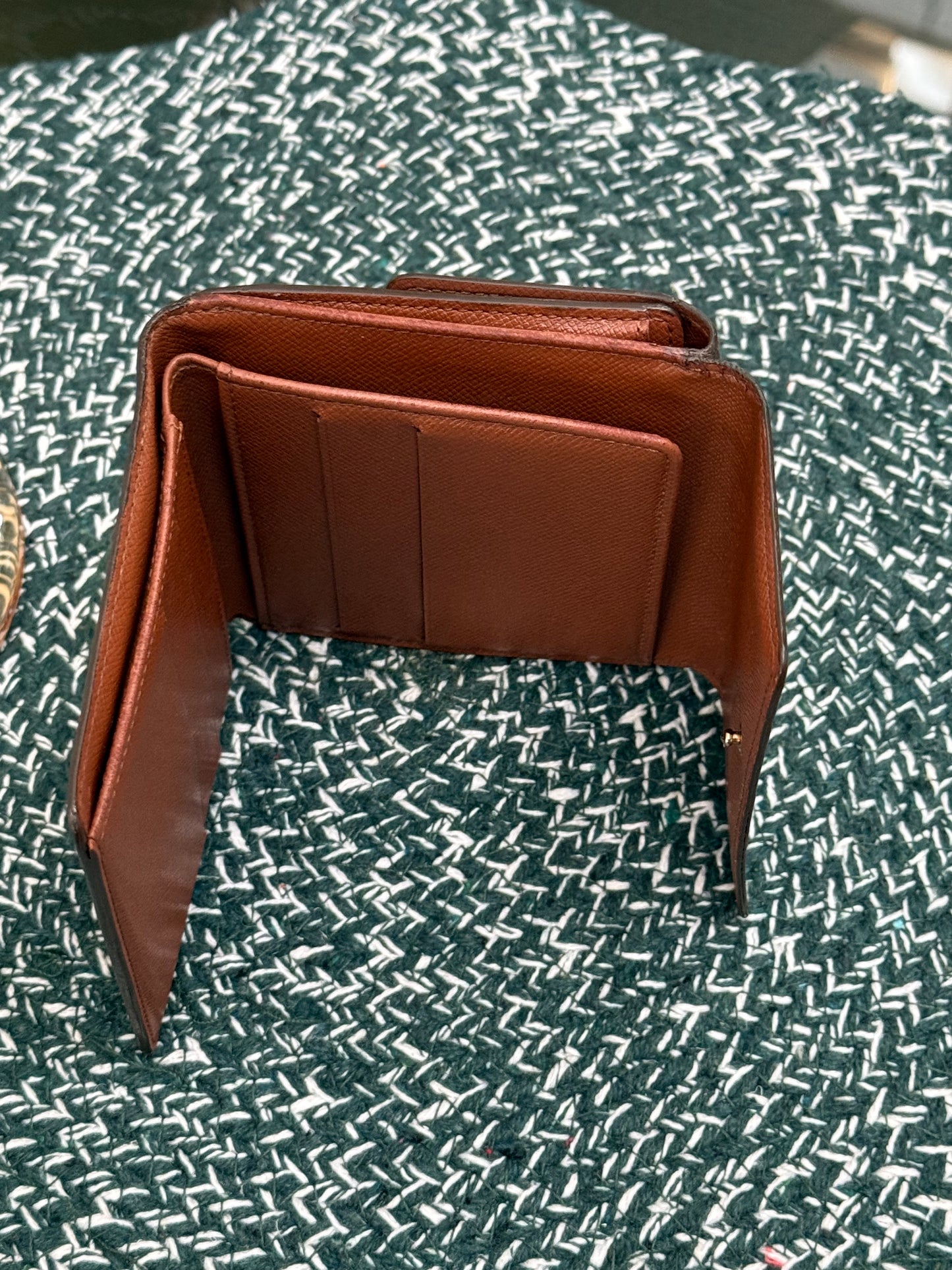 Monogram Elise Trifold Compact Wallet ๐๏ธ Year: 1999