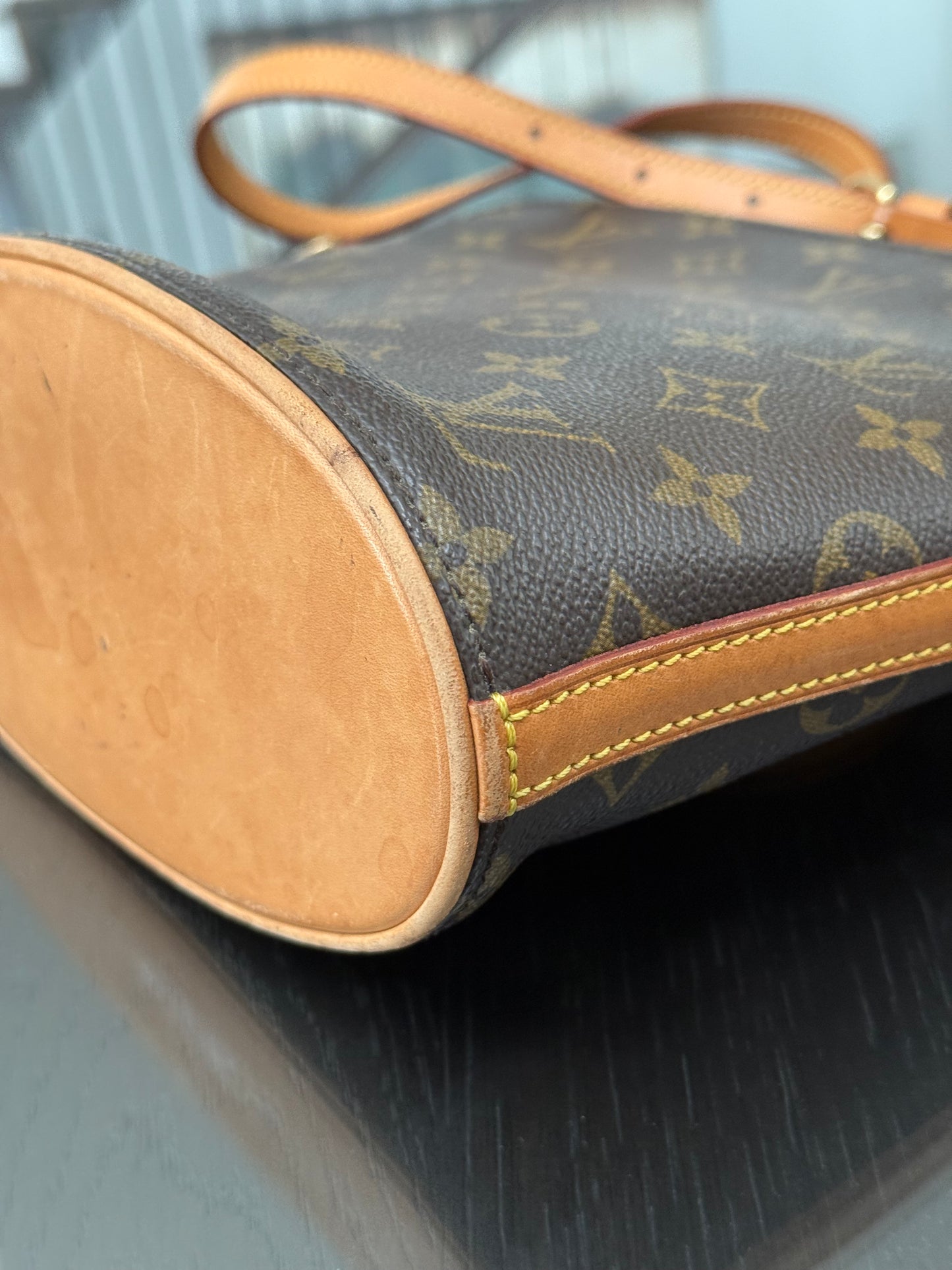 Drouot Crossbody
π
Year: 1996
