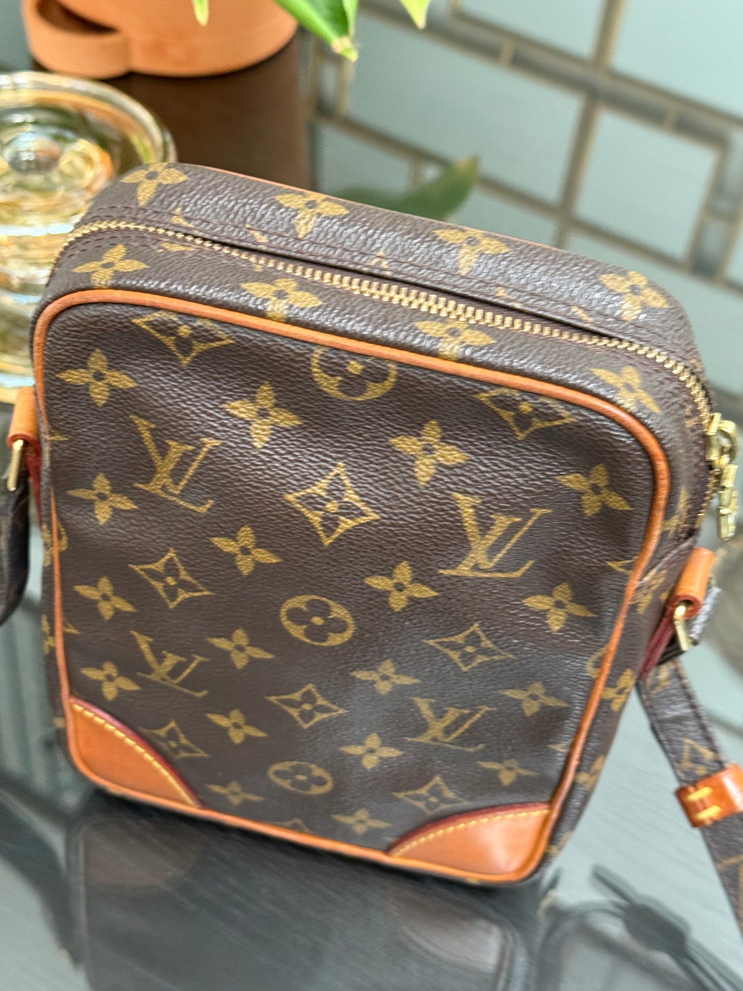 Amazon Crossbody Bag -Year: 1999
