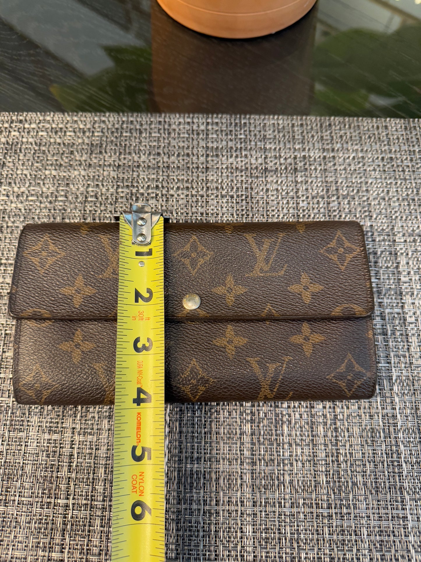 Sarah Wallet in Monogram with 10 Cardholders - ๐
Year: 2010