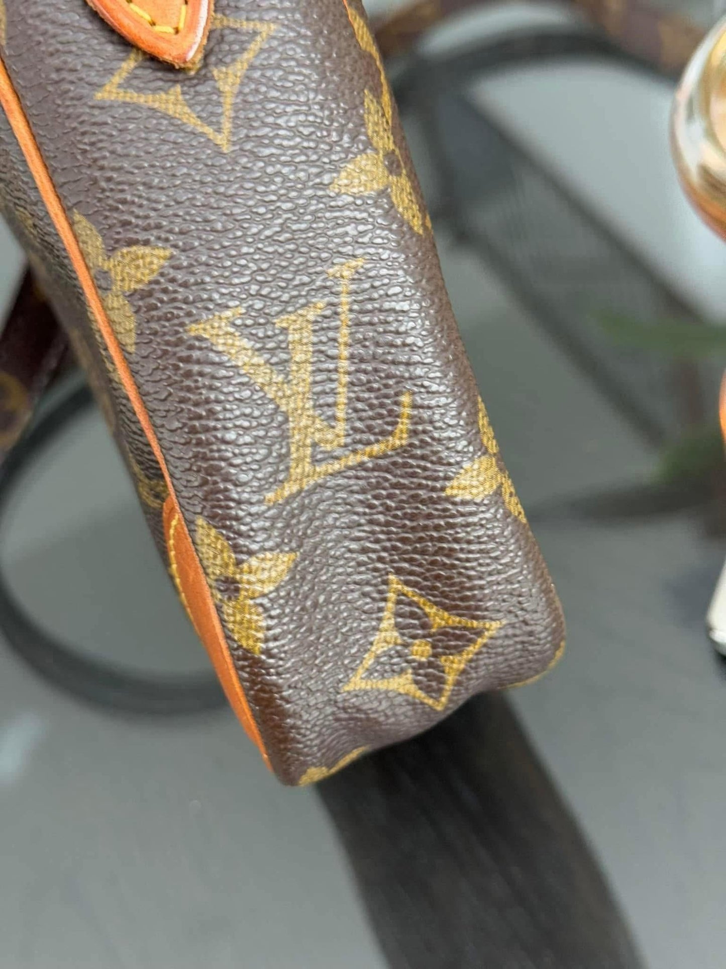Danube PM Crossbody Bag -๐๏ธ Year: 1989