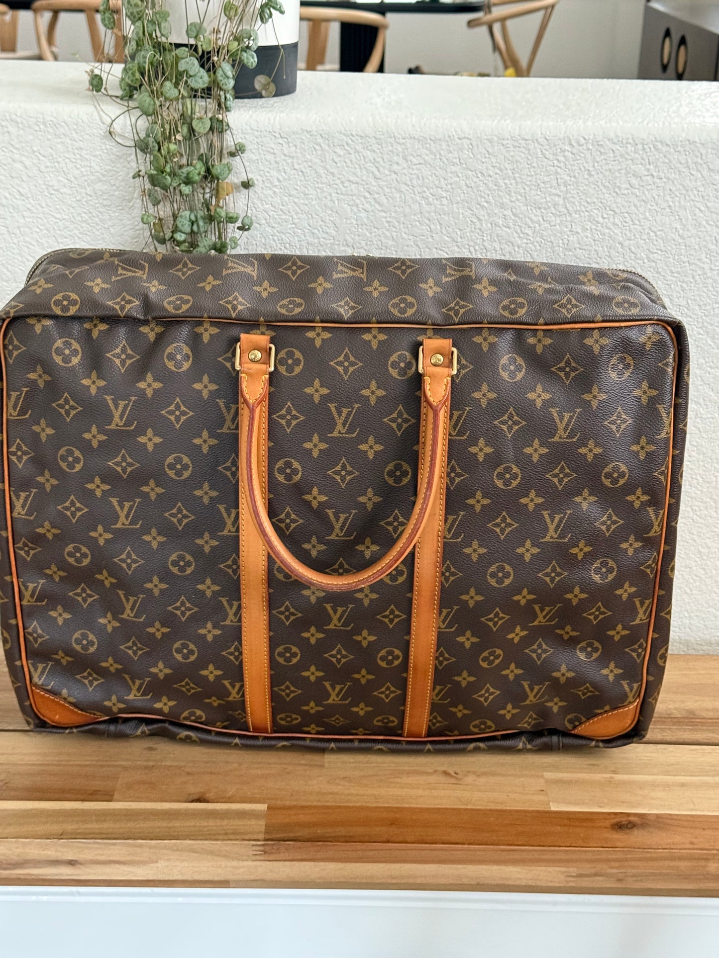 Sirius 50 Soft Suitcase Luggage - ๐
Year: 199