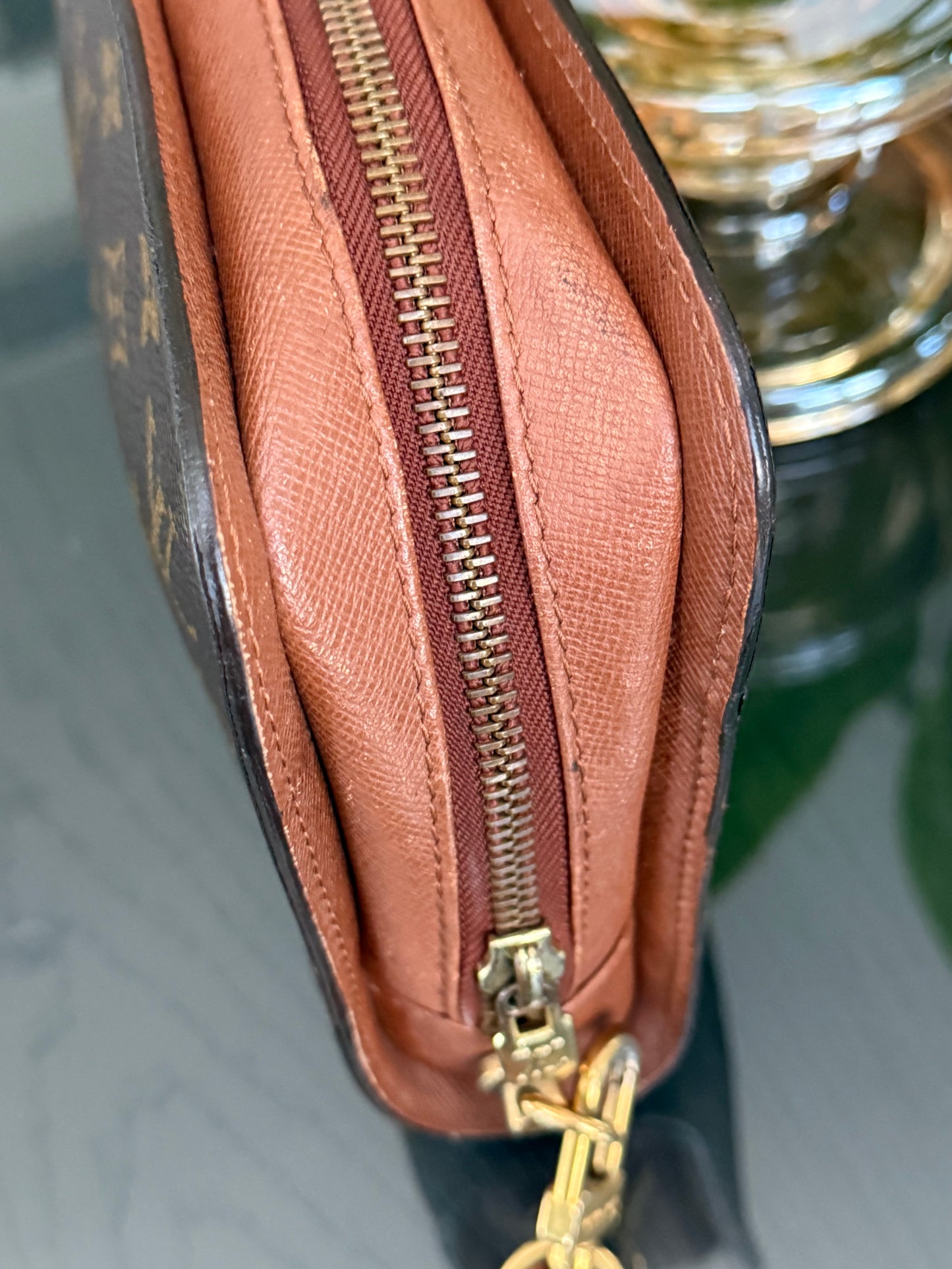 Orsay Clutch
๐๏ธ Year: 1993