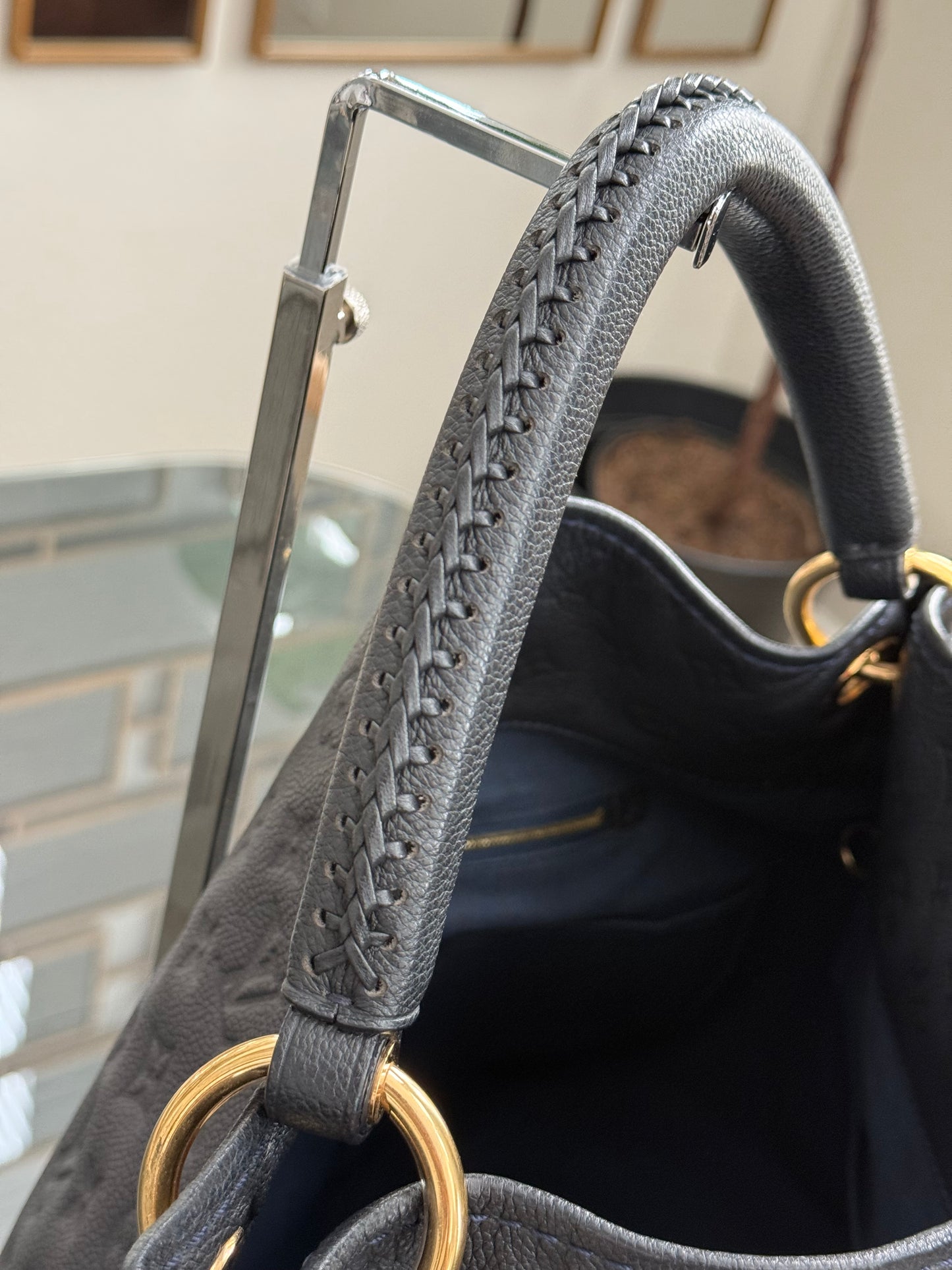 Artsy MM Empriente (Black/Dark Blue) with Dustbag and Insert Organizer - ๐
Year: 2011
