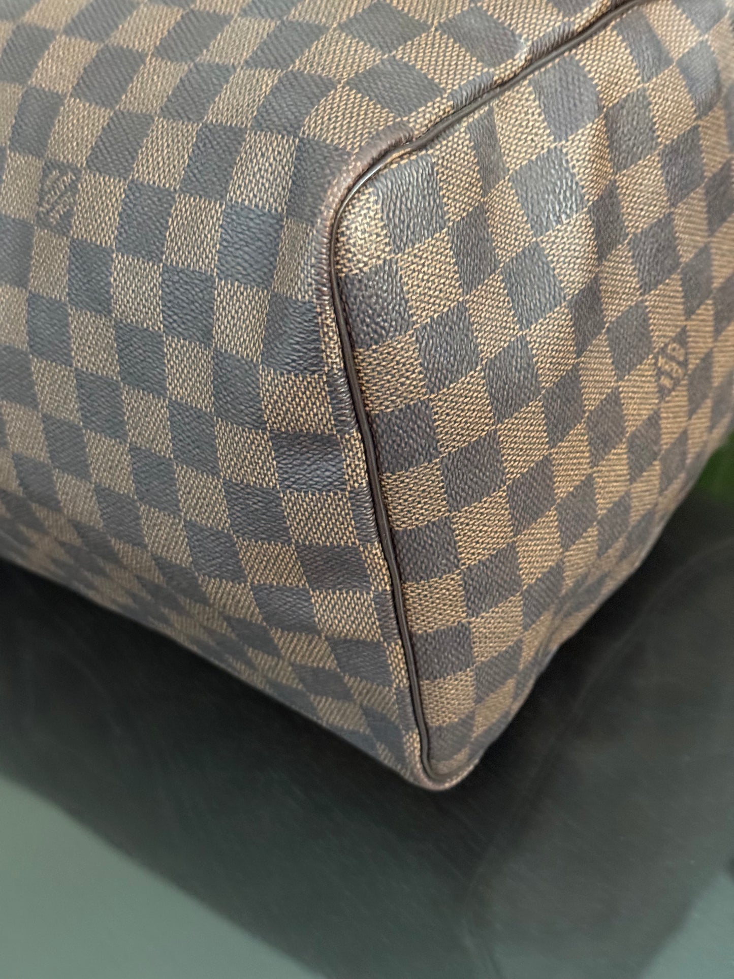 Speedy 35 with π Lock, Key, Dustbag and Insert Organizer-π
Year: 2012