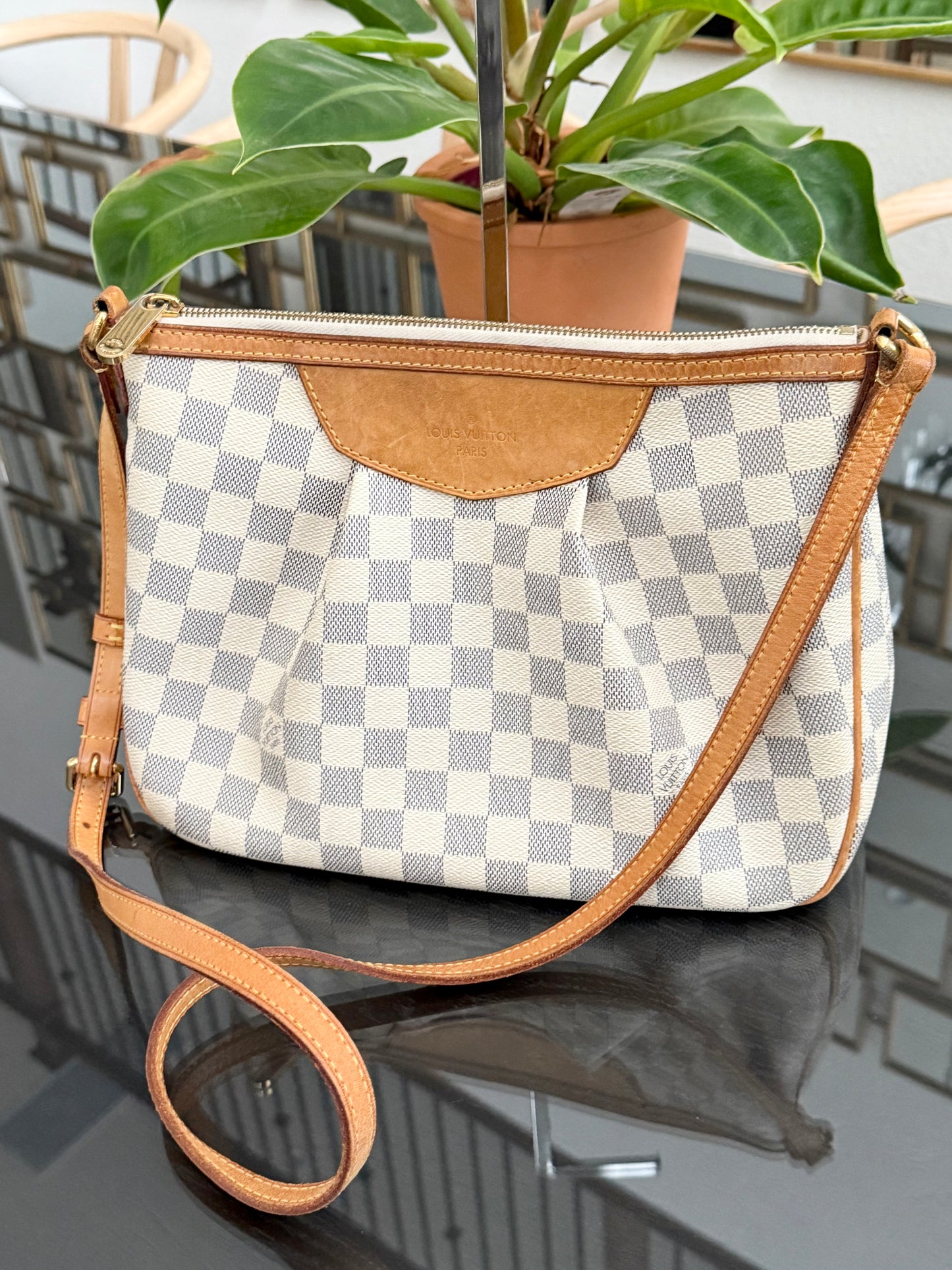 Siracusa PM Crossbody - ๐
Year: 2011
