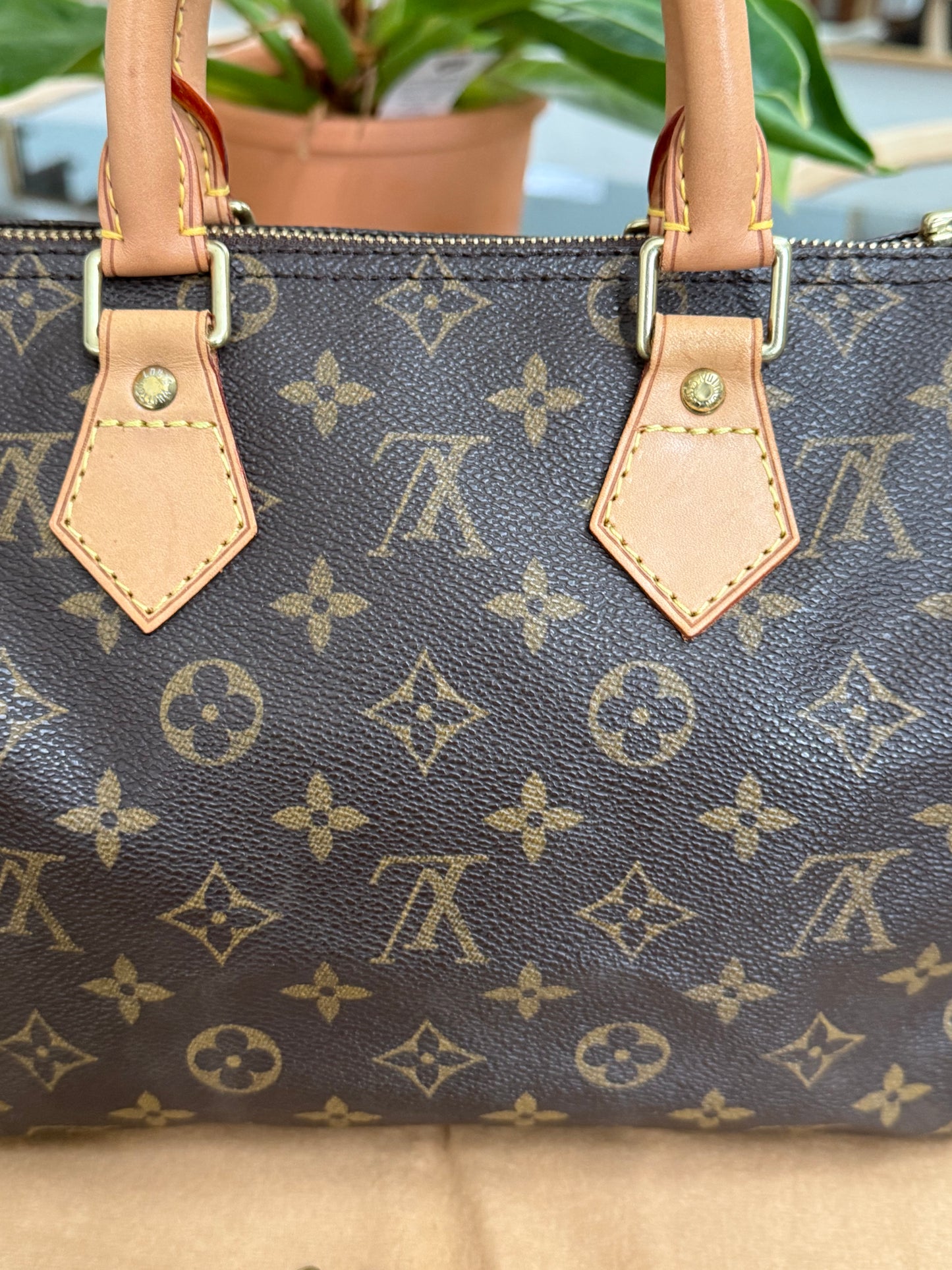 Speedy 25 with π Lock & Key and Dustbag π
Year: 2003