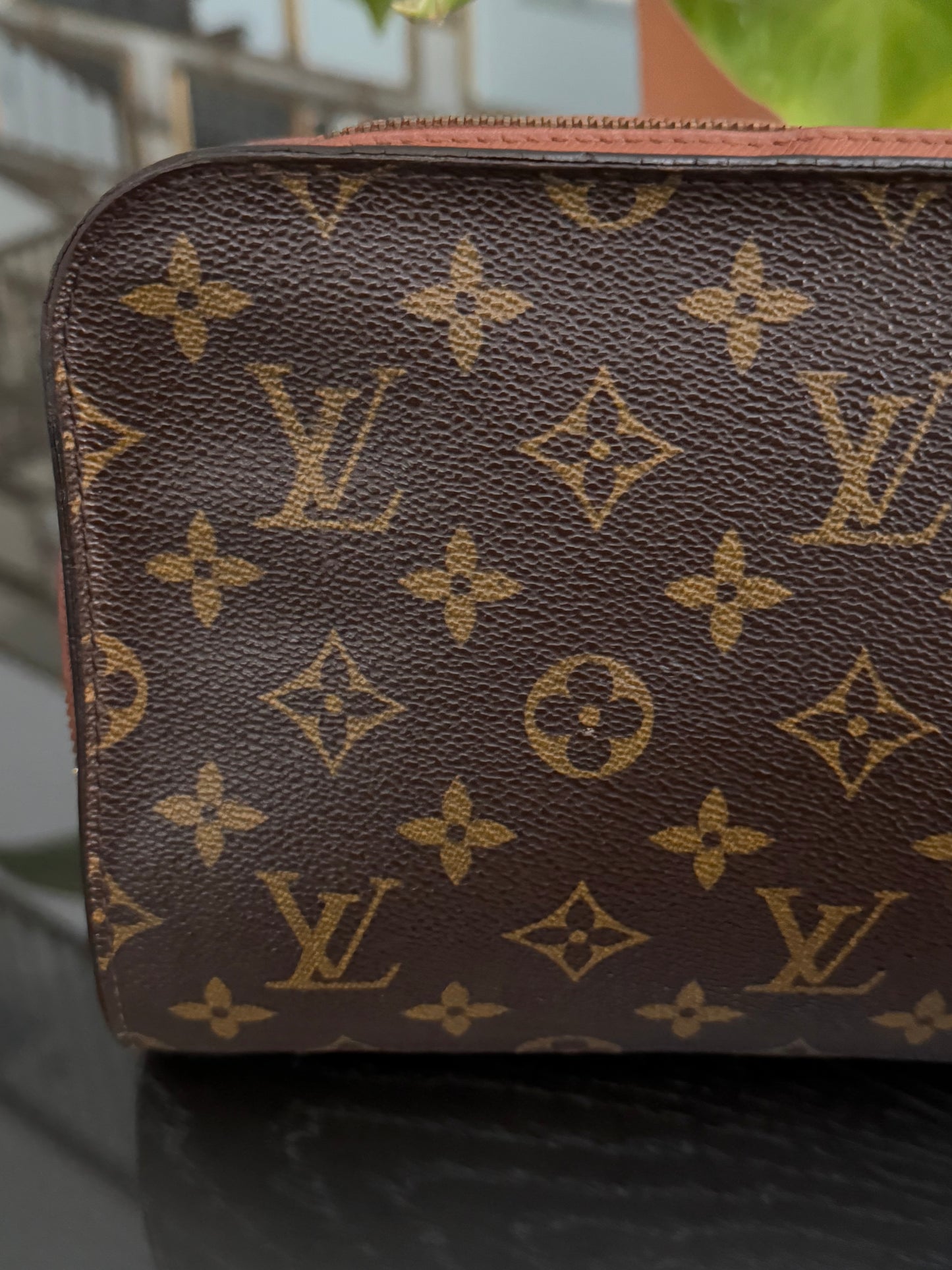Orsay Clutch
๐๏ธ Year: 1998