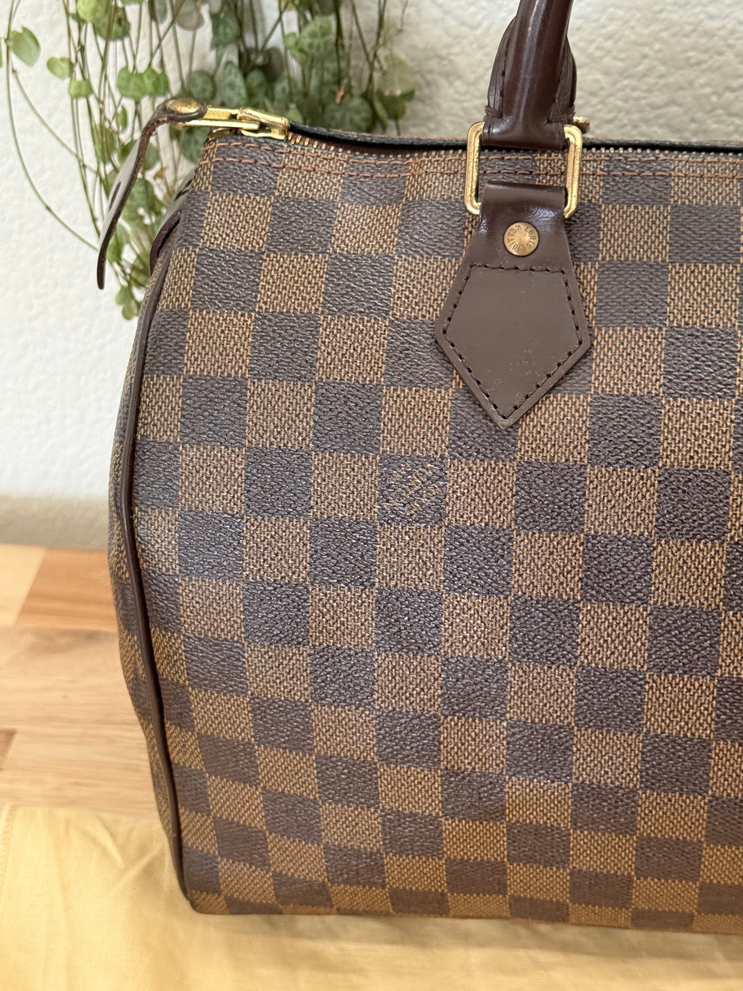 Speedy 30 in DE with π Lock & Key and Dustbag - π
Year: 2008