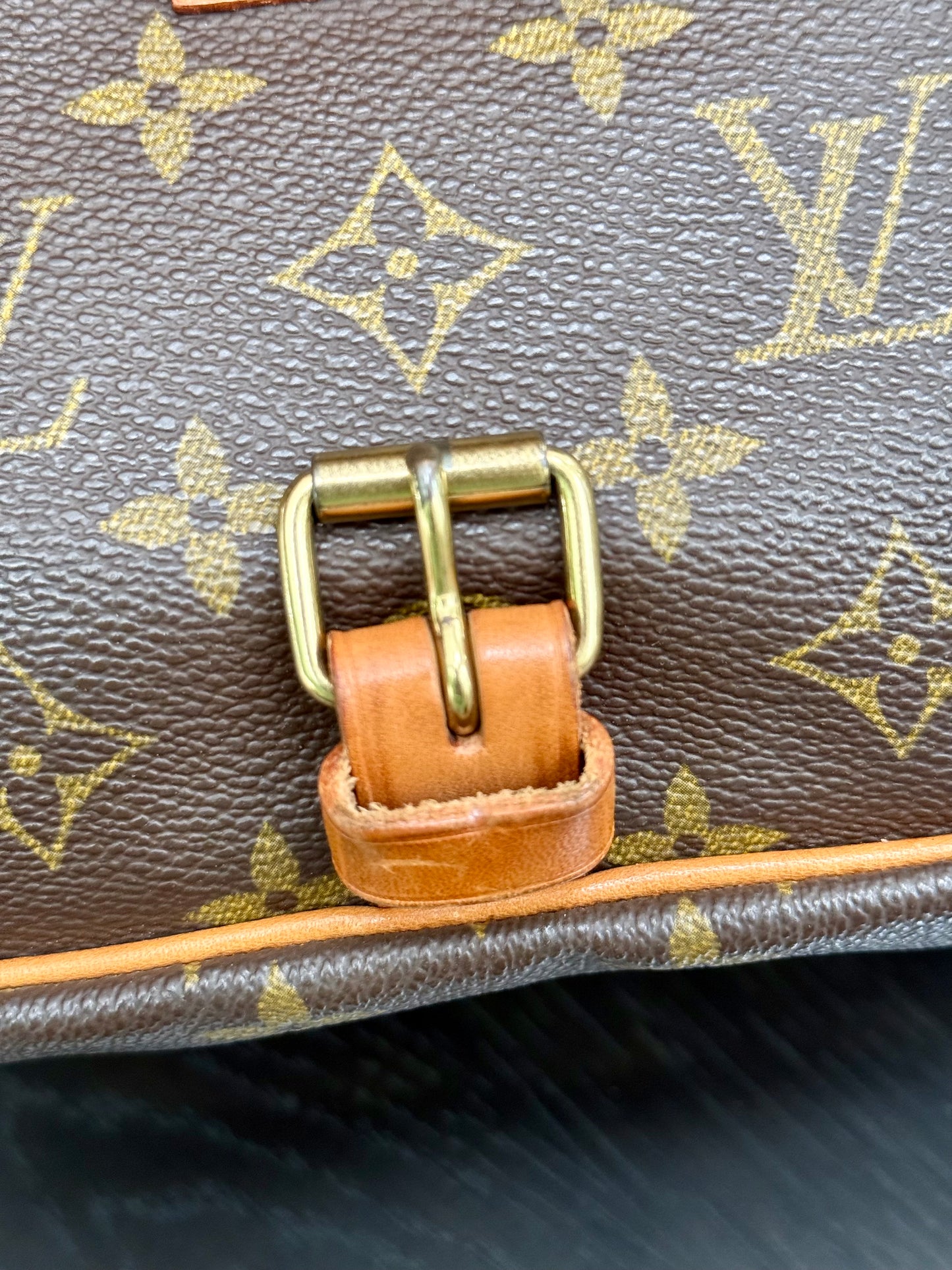 Saumur 30 Crossbody -Year: 1994
