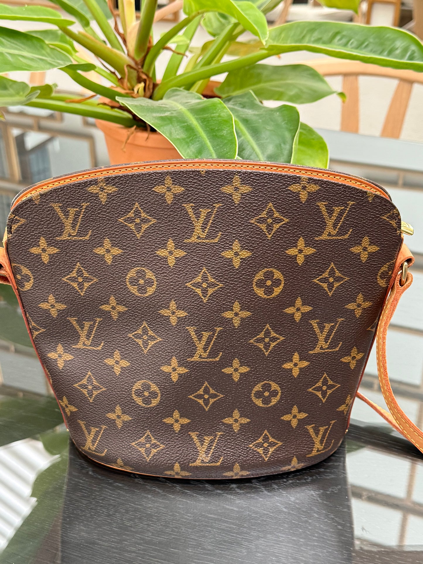 Drouot Crossbody
π
Year: 1997