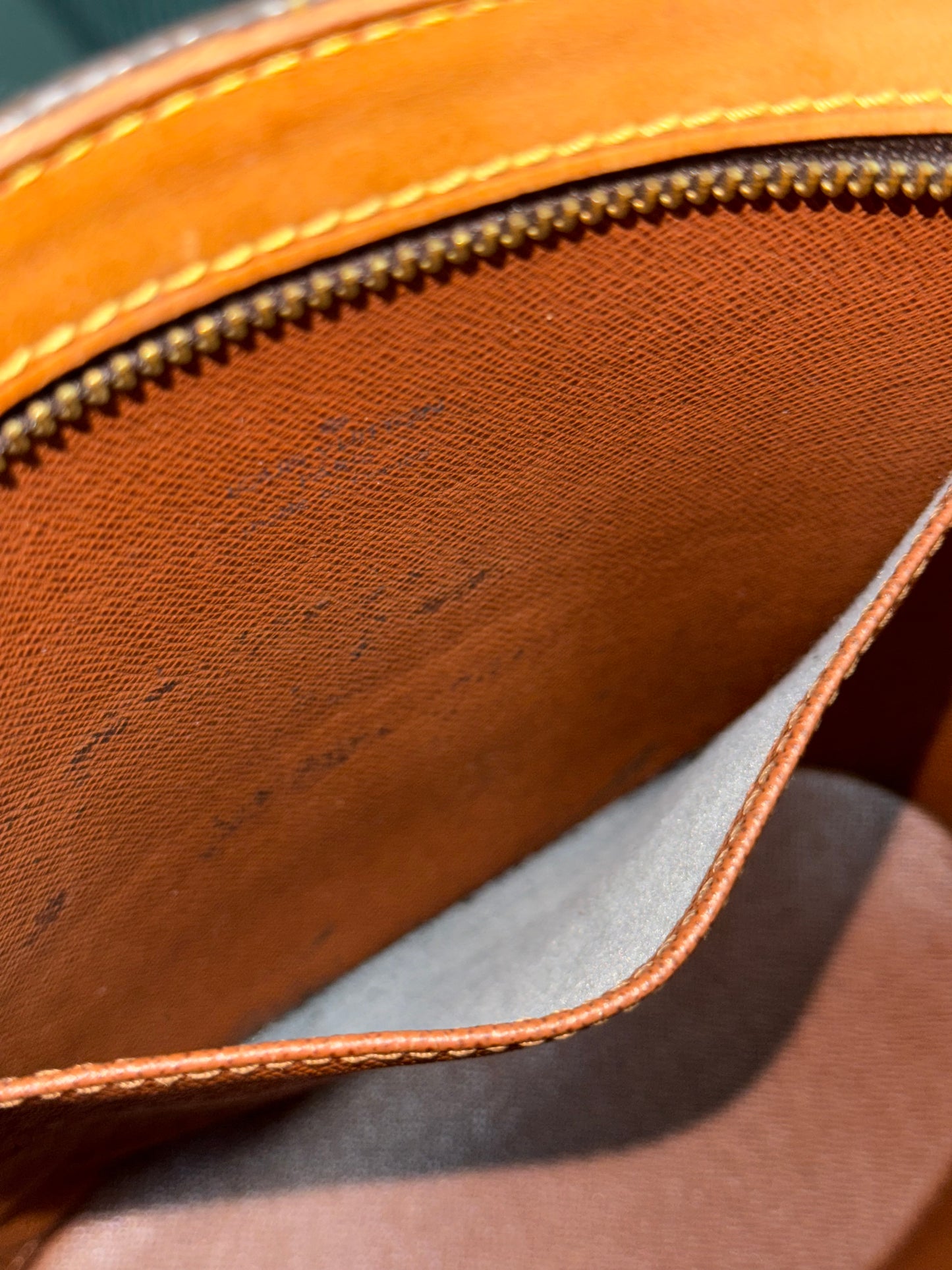 Drouot Crossbody
π
Year: 2000