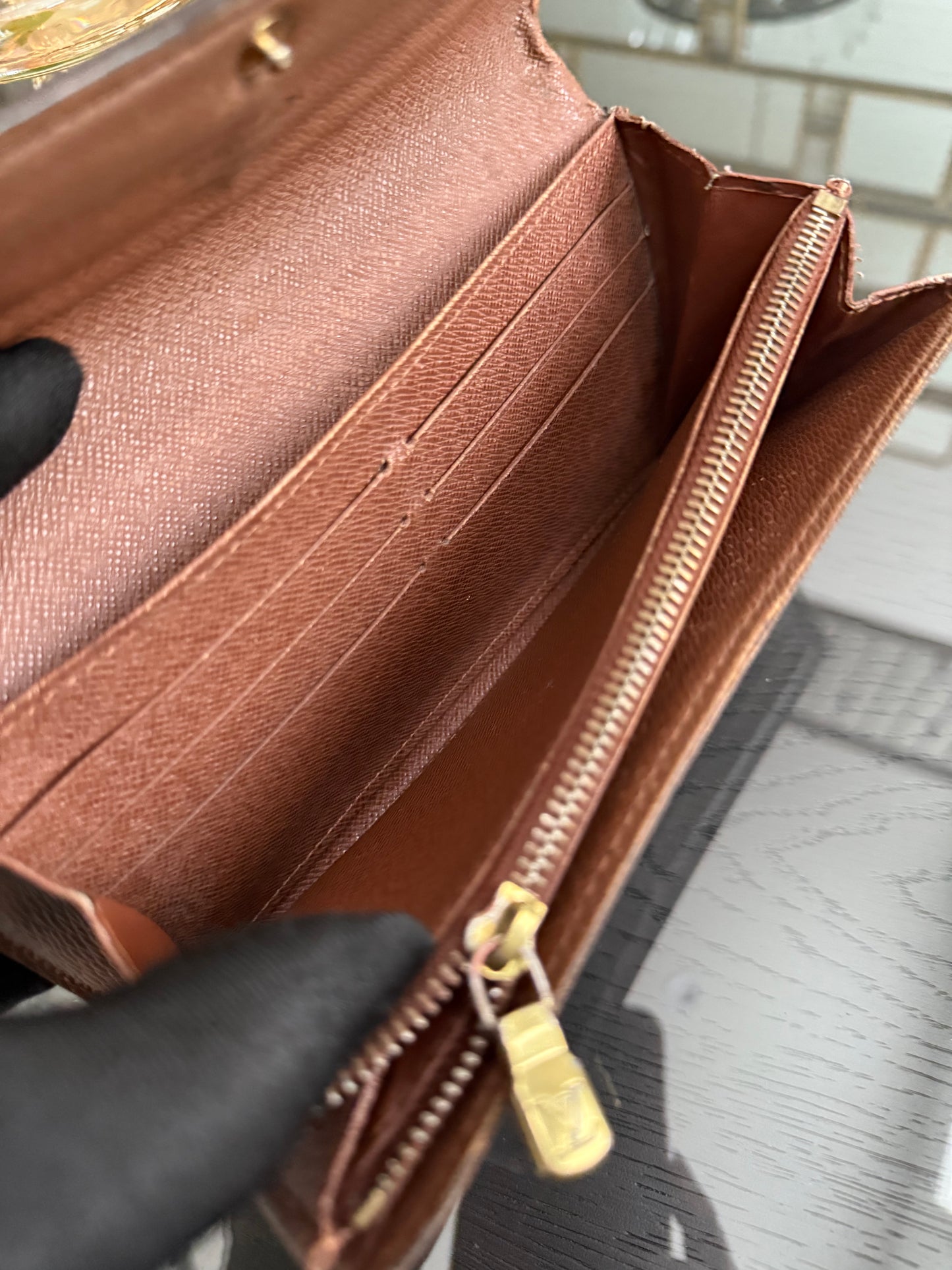 Sarah Wallet with 10 Cardholders 🗓️ Year: 2008