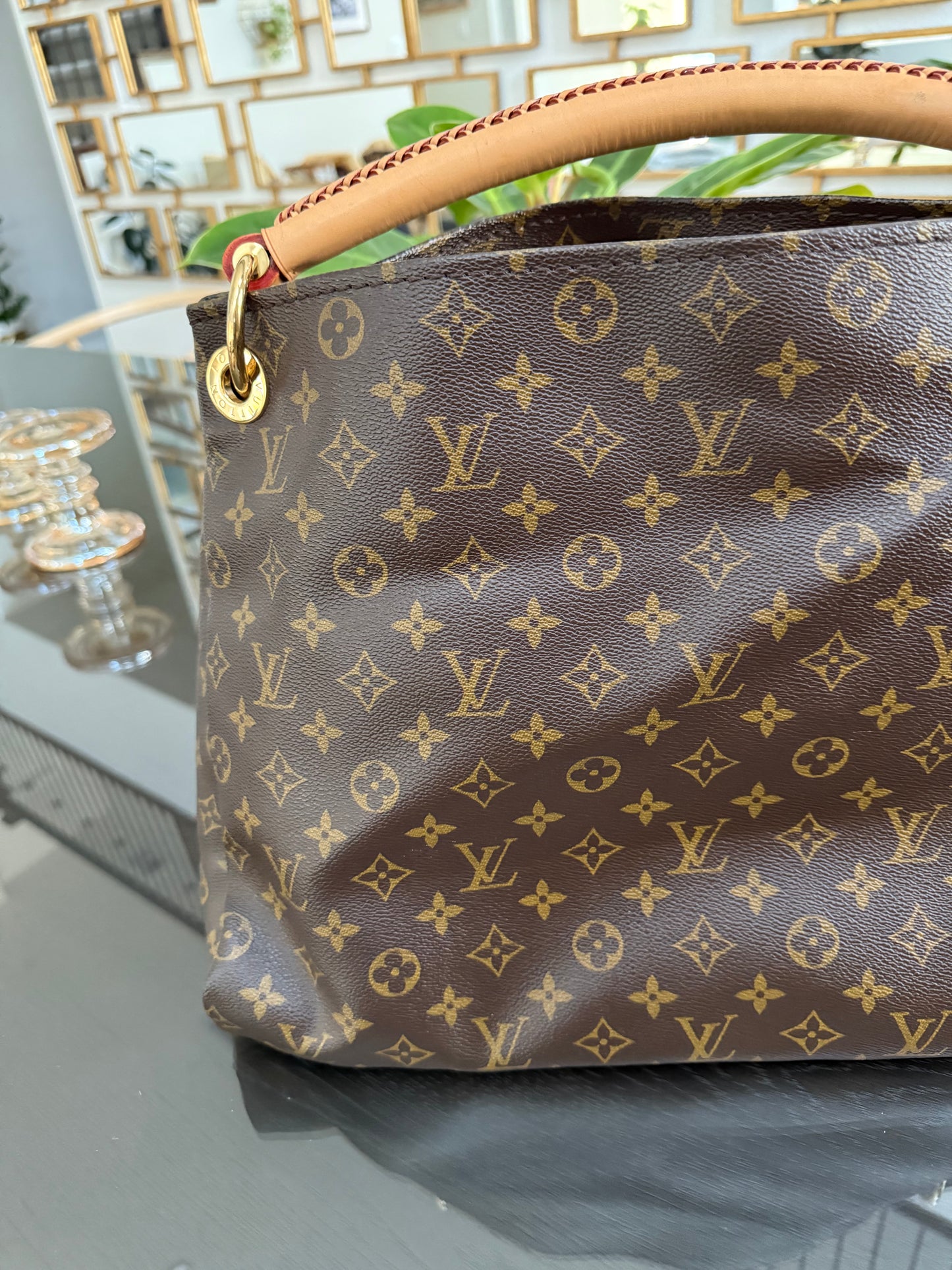 Artsy MM with Dustbag and Insert Organizer - ๐
Year: 2011