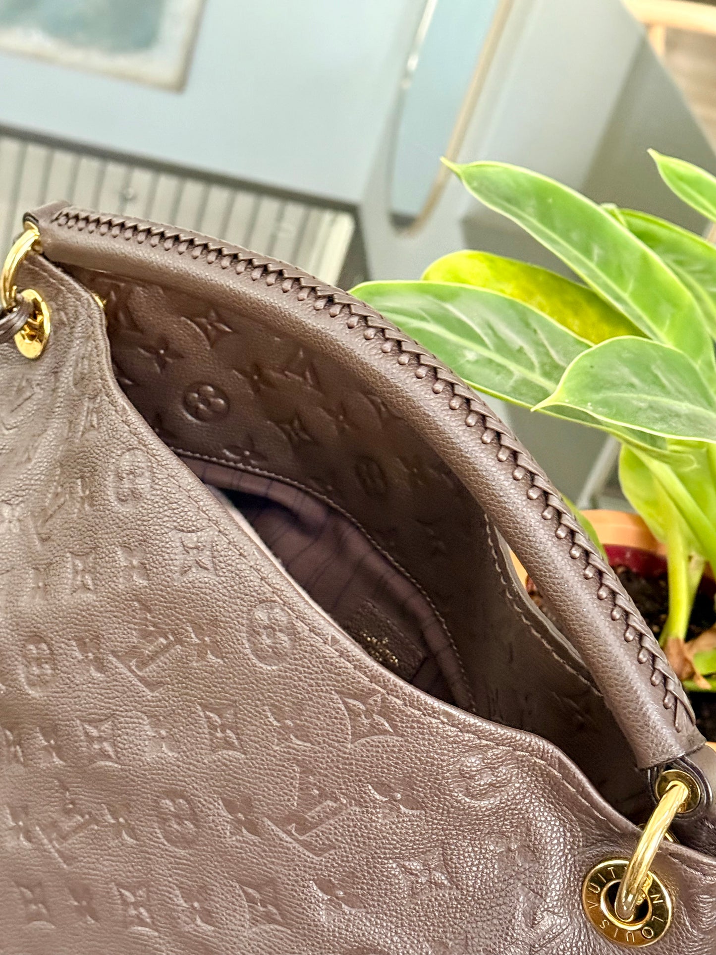 Artsy MM Empriente ( Dark Brown ) with Dustbag and Insert Organizer - ๐
Year: 2012