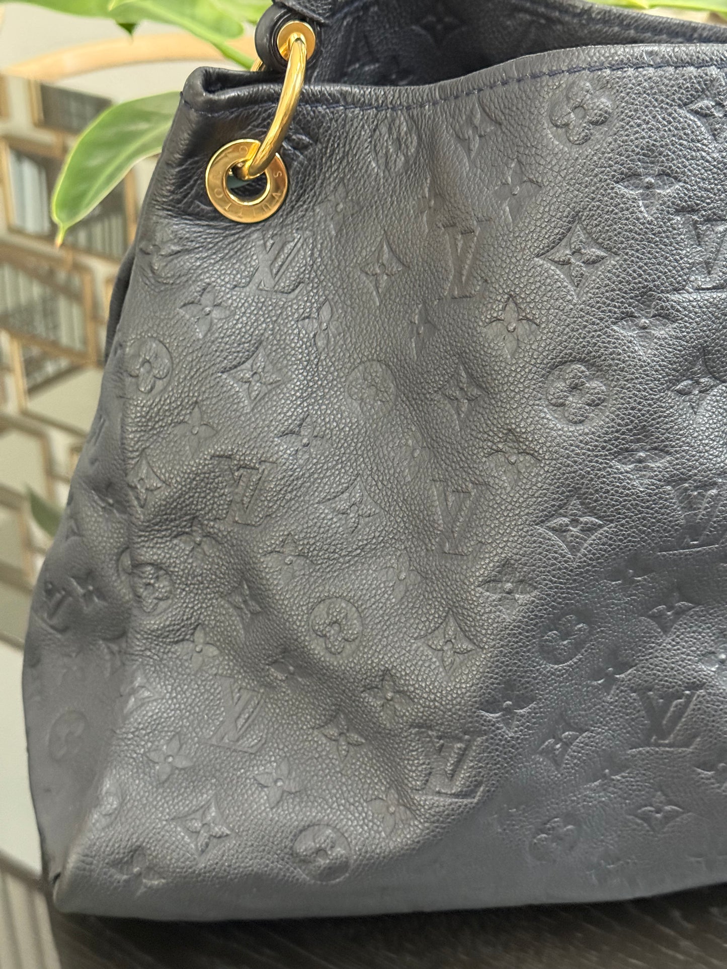 Artsy MM Empriente in Black/ Navy Blue with Dustbag, Receipt and Insert Organizer - ๐
Year: 2012