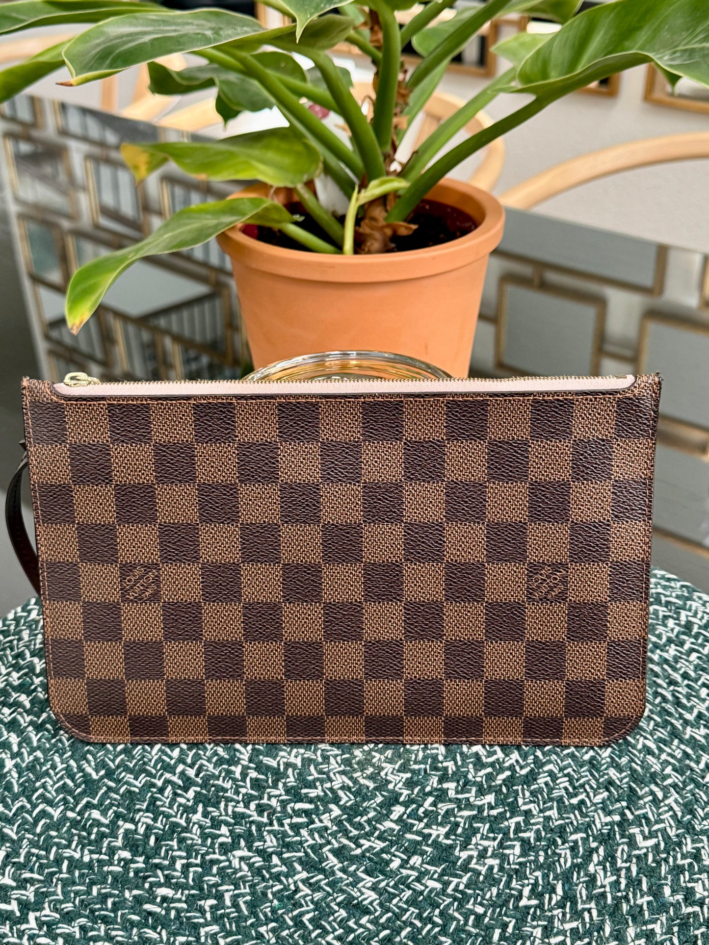 Neverfull MM/GM Pouch in De Rose Ballerine 🗓️ Year: 2016
