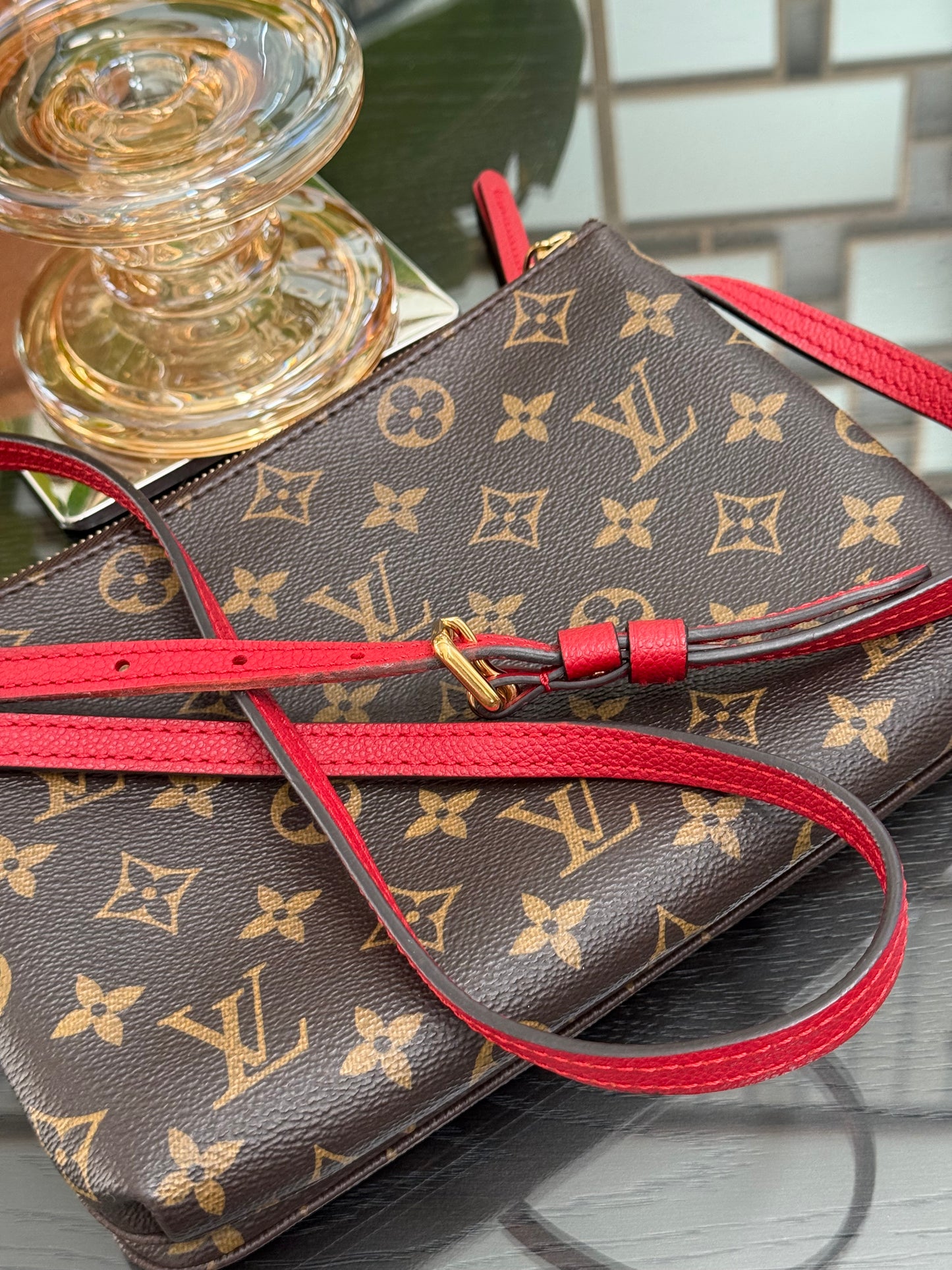 Twice Pochette in Cerise Red with Dustbag -π
Year: 2015