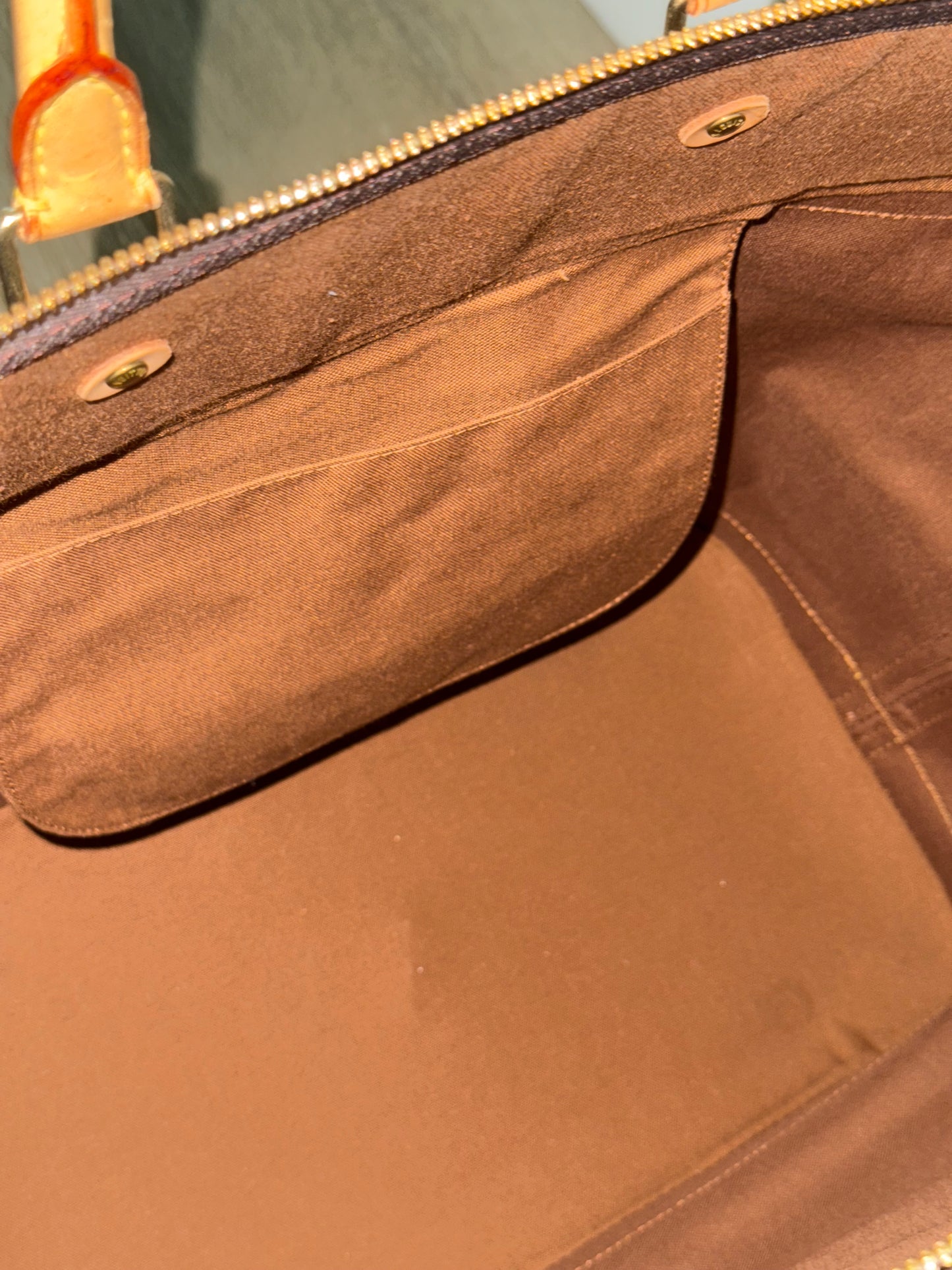 Cruiser 40 with Luggage tag and poignet ποΈ Year: 1999