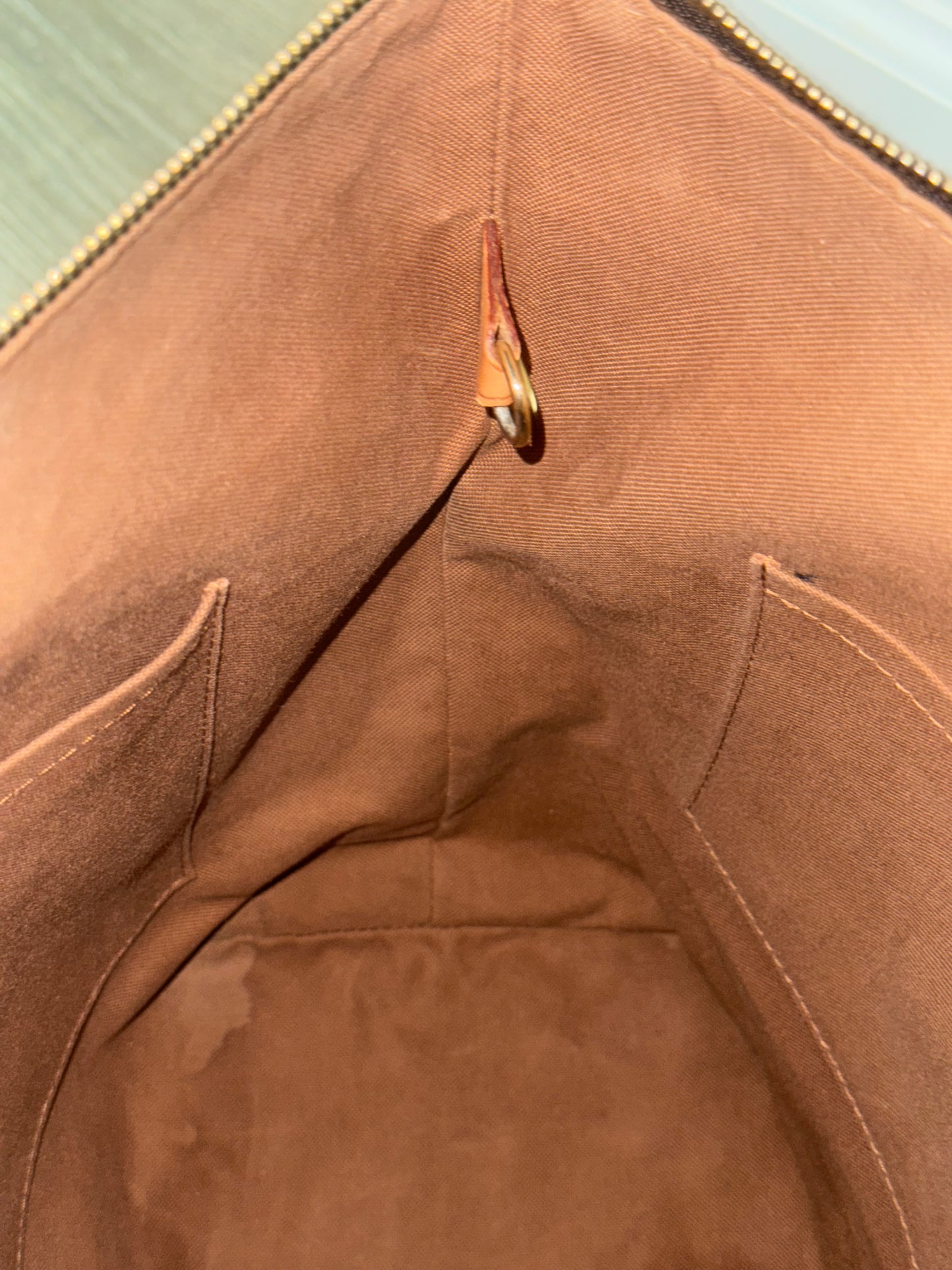 Totally MM with Dustbag and Insert Organizer -Year: 2012