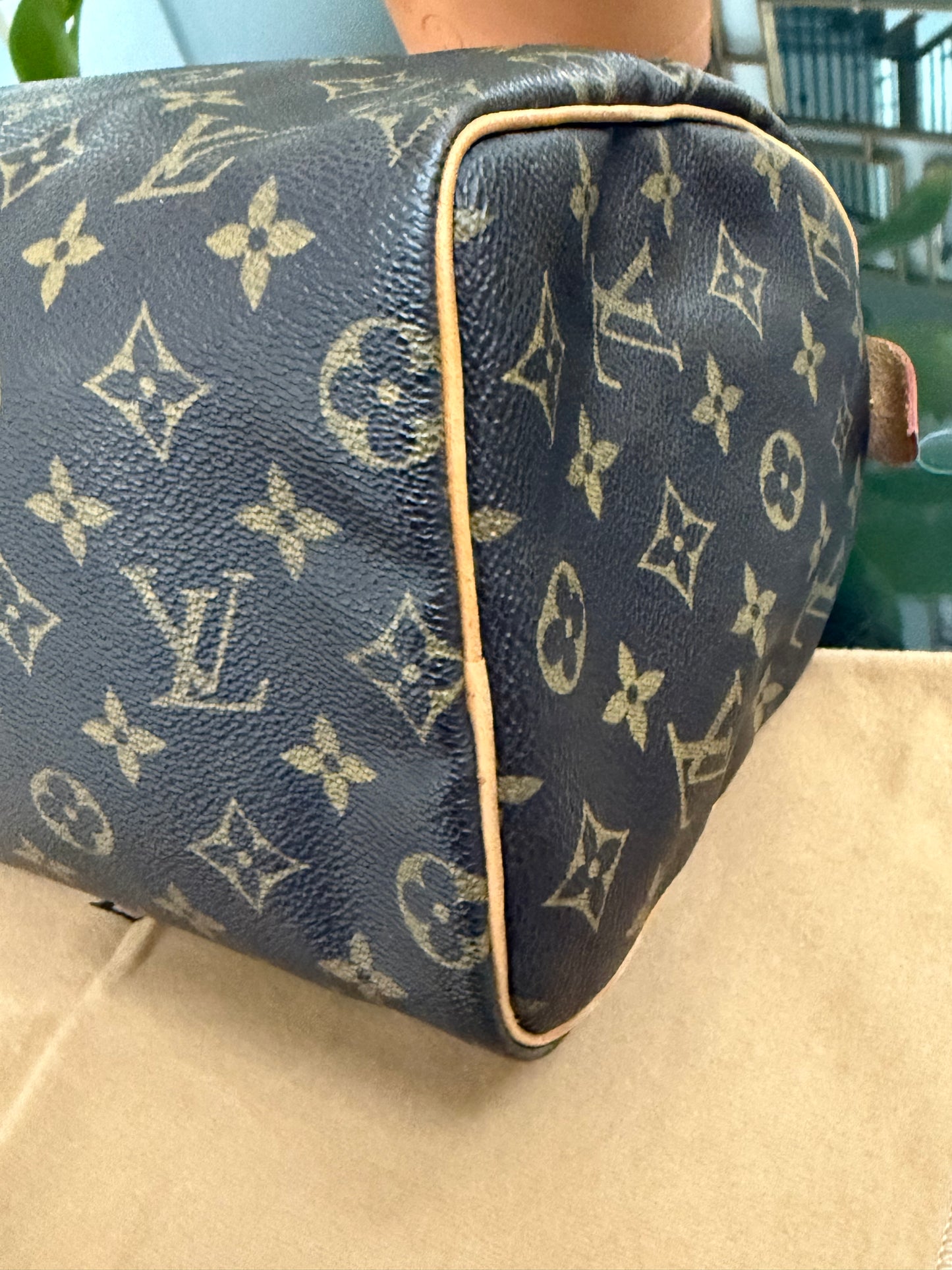 Speedy 25 with π Lock & Key and Dustbag π
Year: 2003