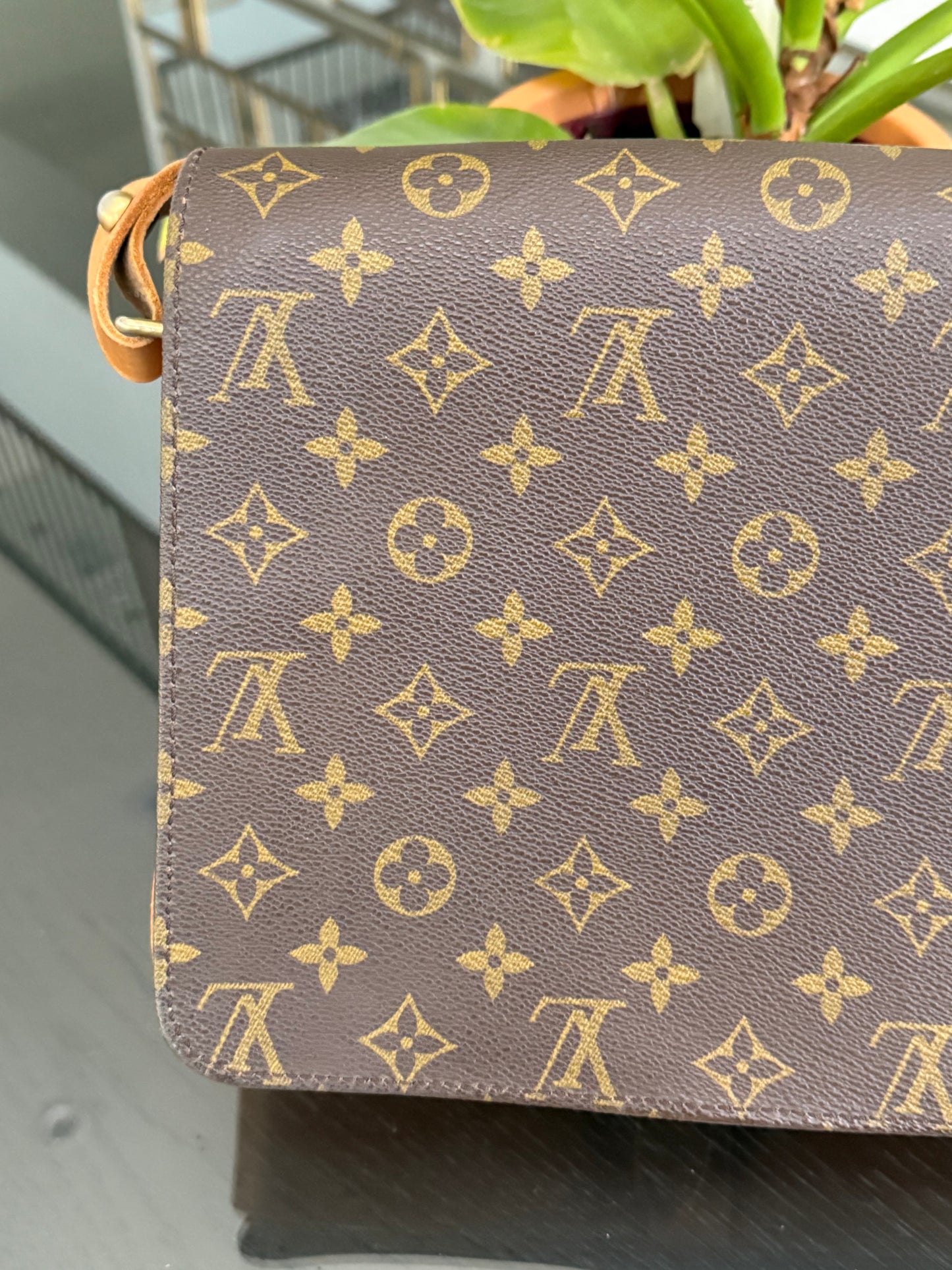 Cartouchiere GM Crossbody -🗓️ Year: 1982