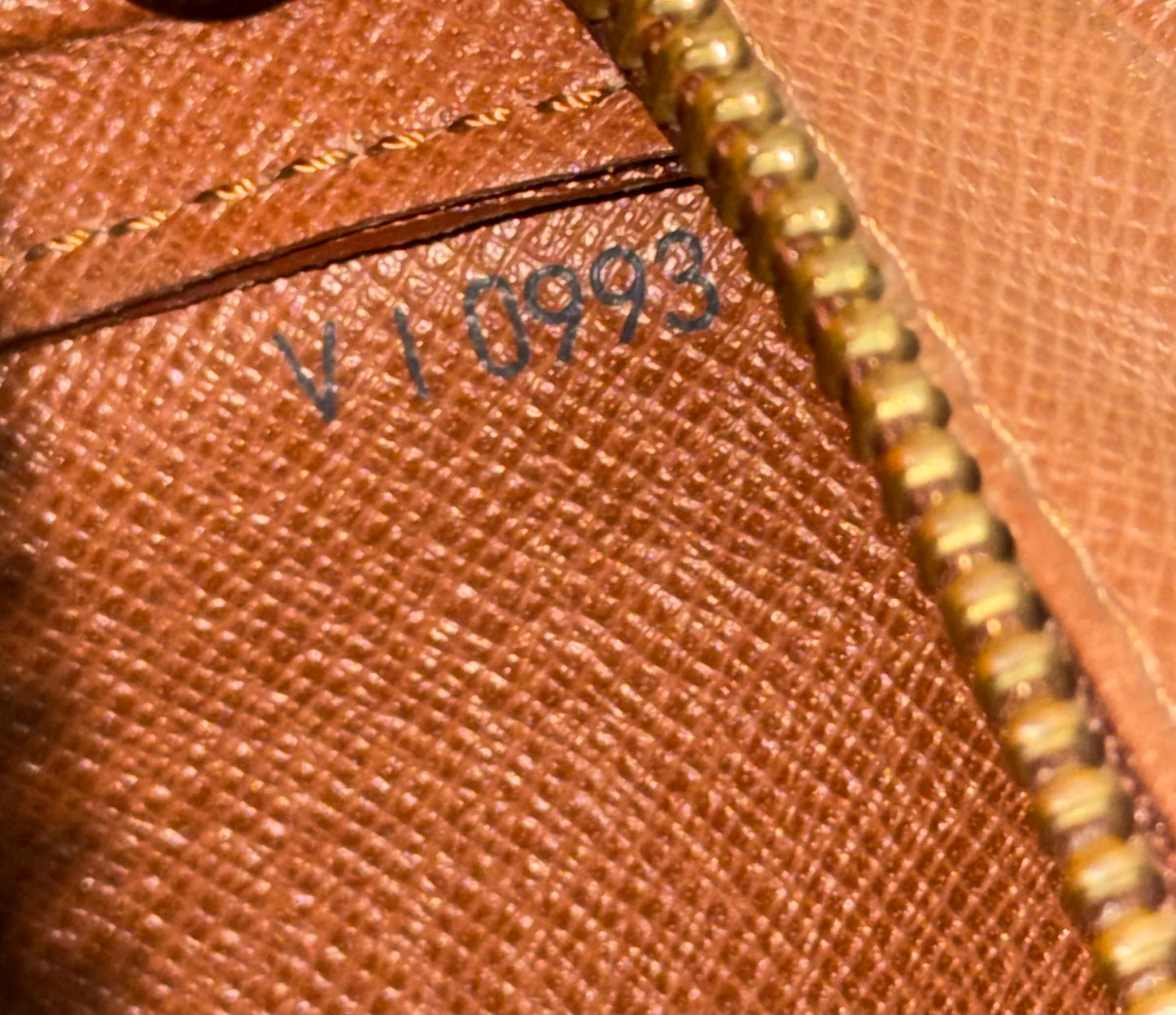 Orsay Clutch
๐๏ธ Year: 1993