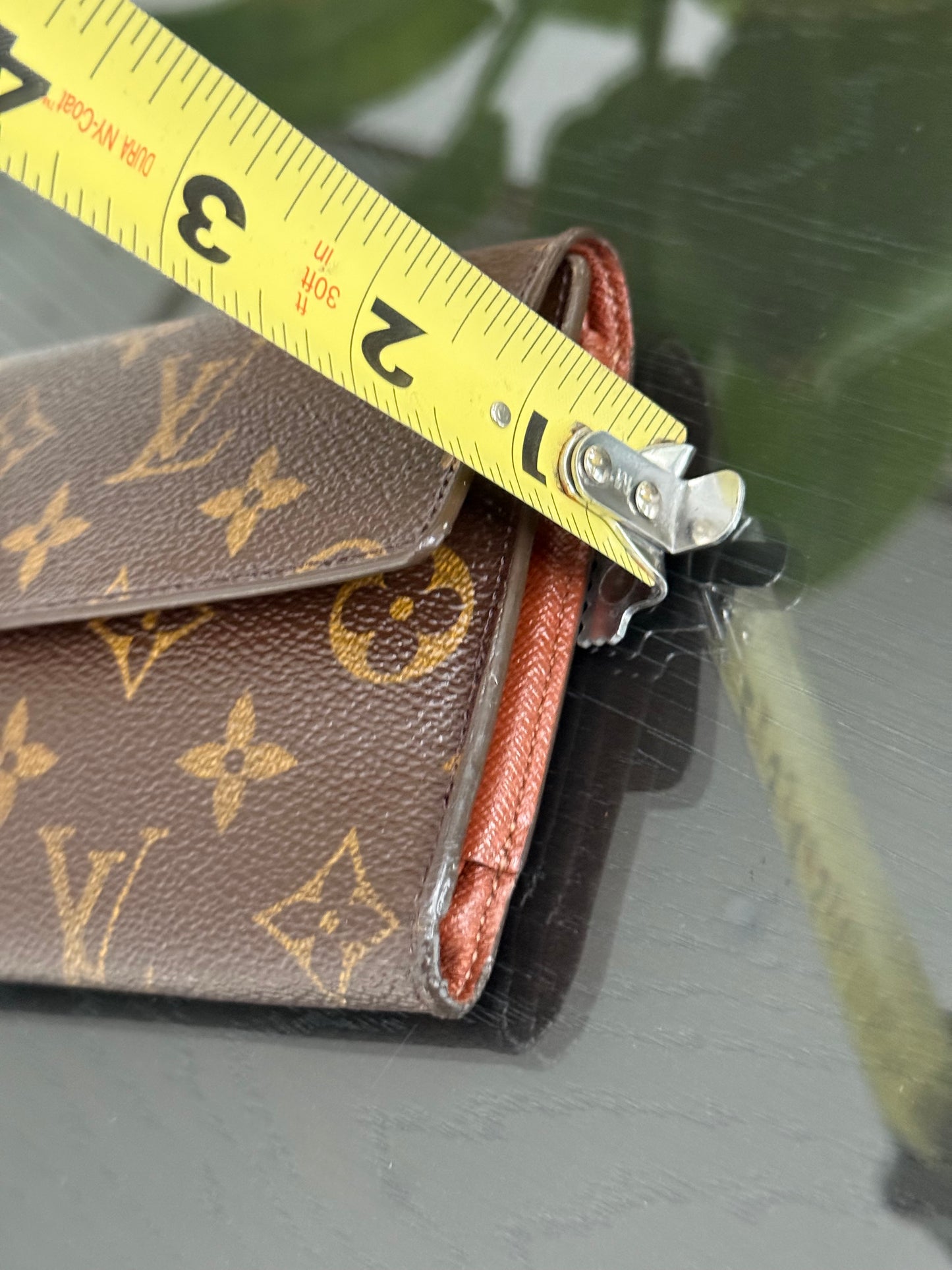 International Wallet in Monogram 🗓️ Year: 2001