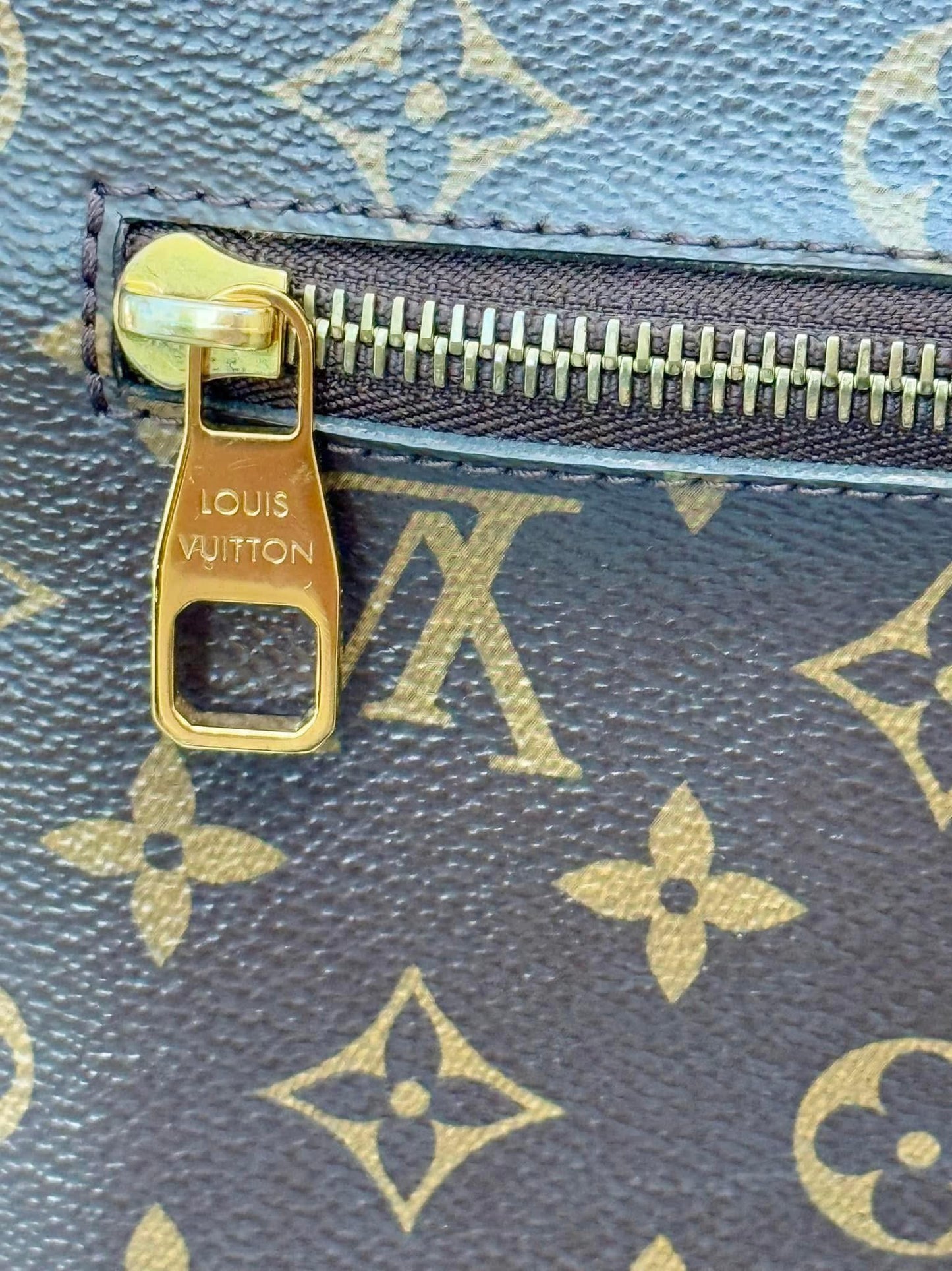 Pochette Metis with Box, Dustbag and Paper bag -Microchip & Authenticed