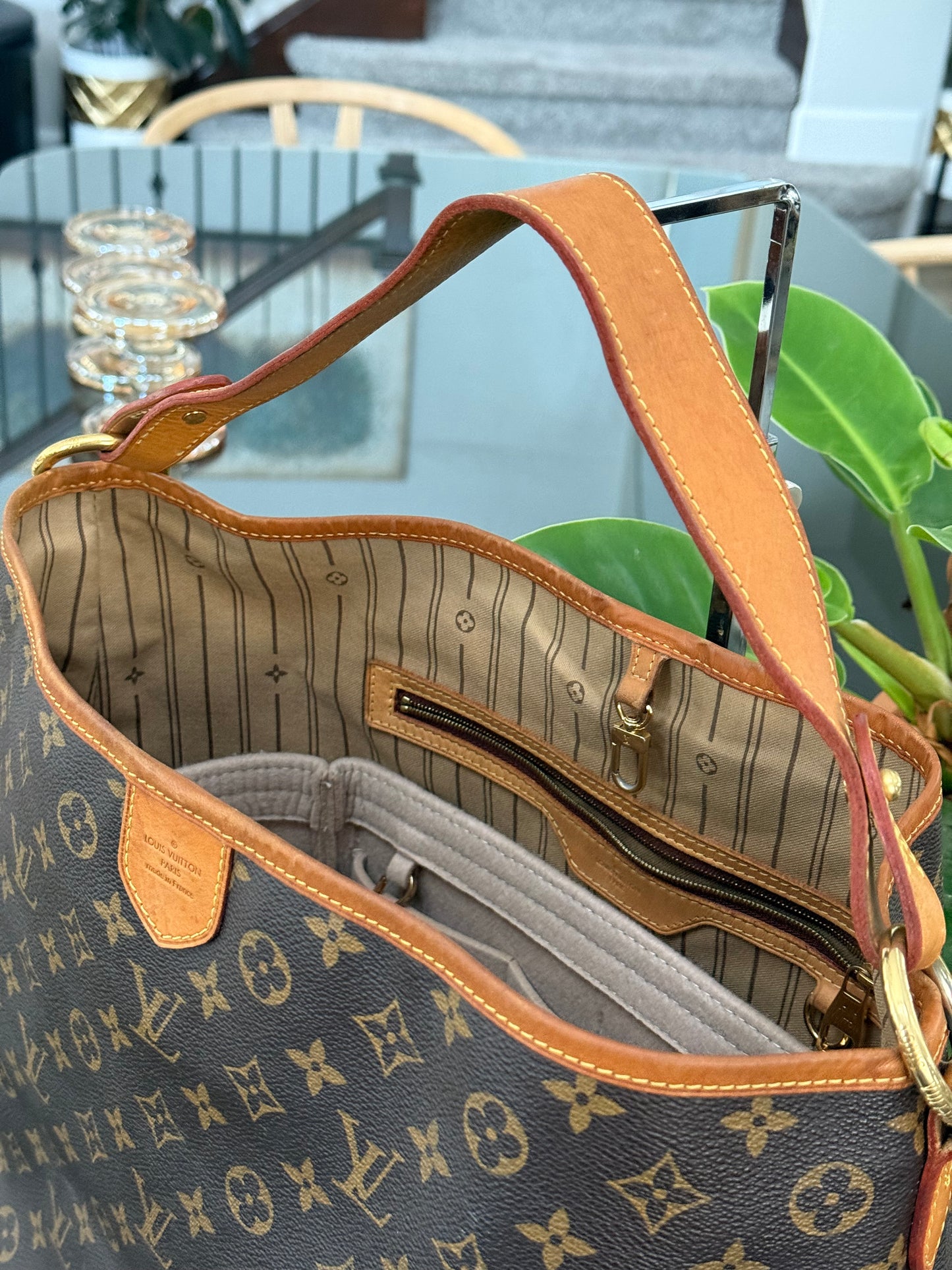 Delightful MM with Dustbag and Insert organizer π
Year: 2011
