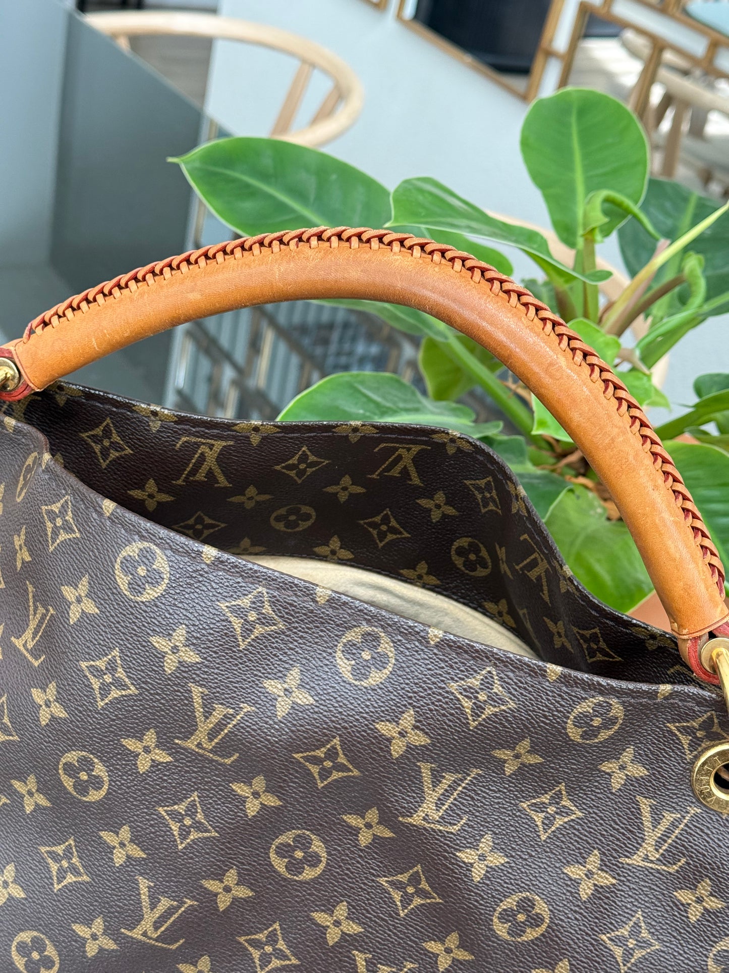Artsy MM with Dustbag, Insert Organizer and twilly - ๐
Year: 2010