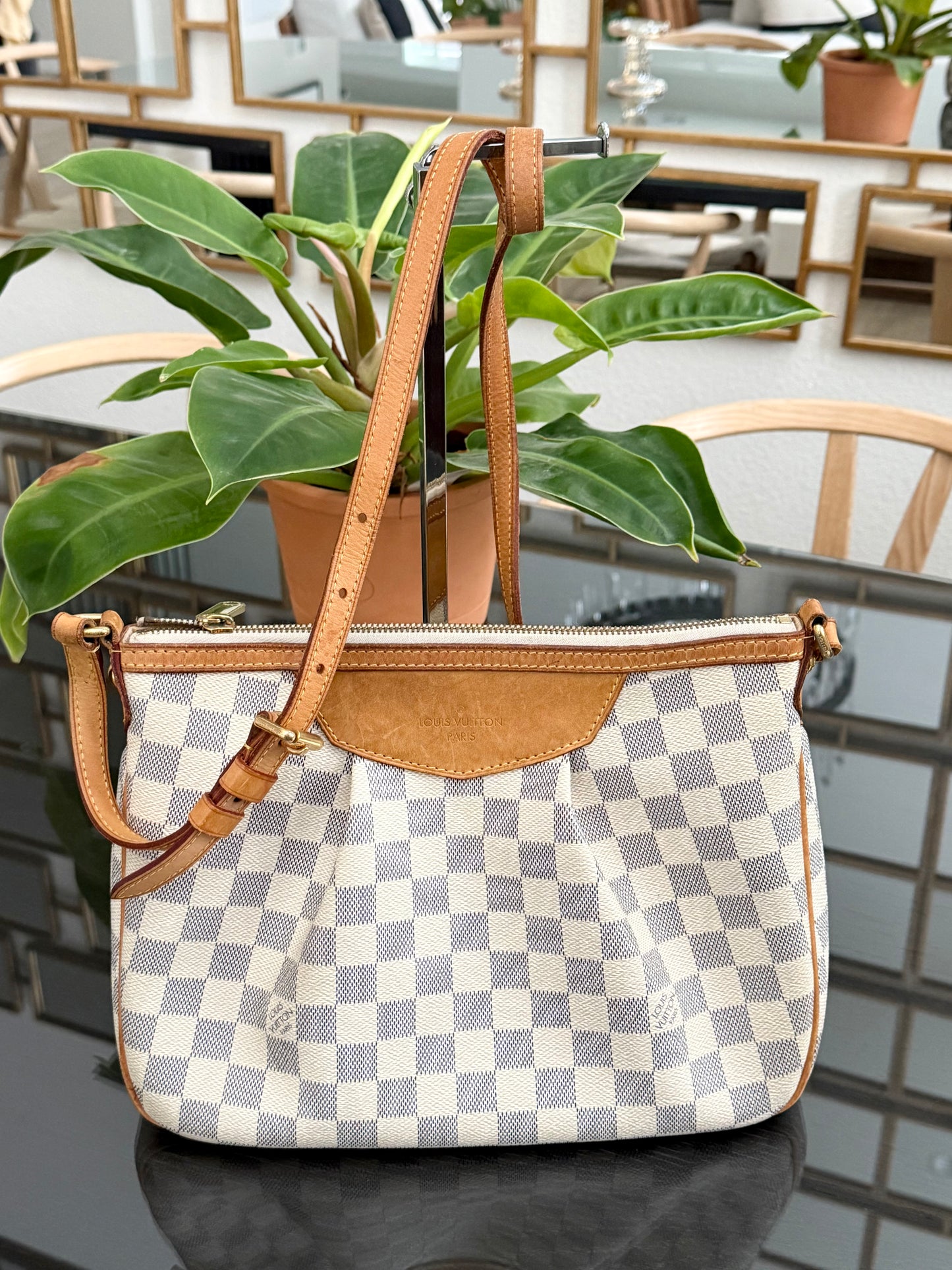 Siracusa PM Crossbody - ๐
Year: 2011