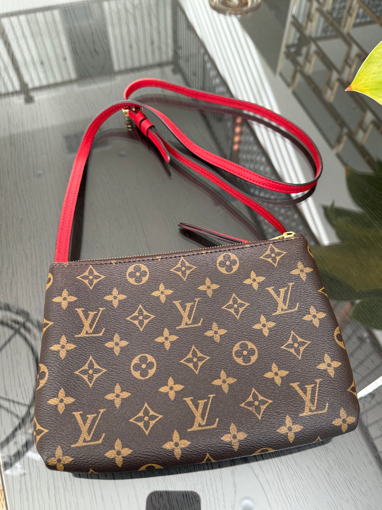 Twice Pochette in Cerise Red with Dustbag -π
Year: 2015