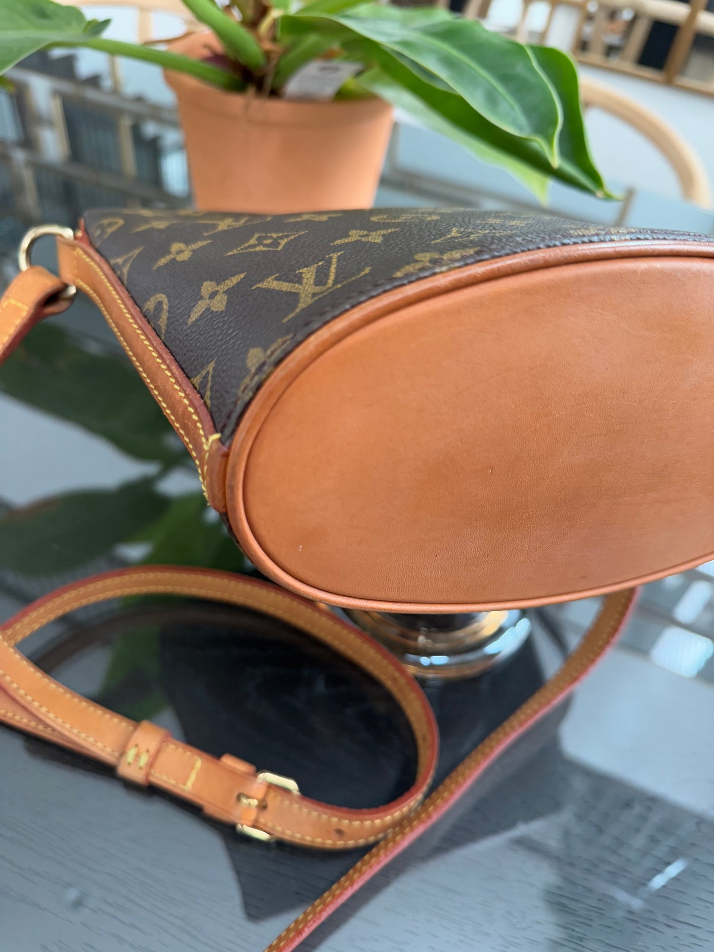 Drouot Crossbody -
π
Year: 2001