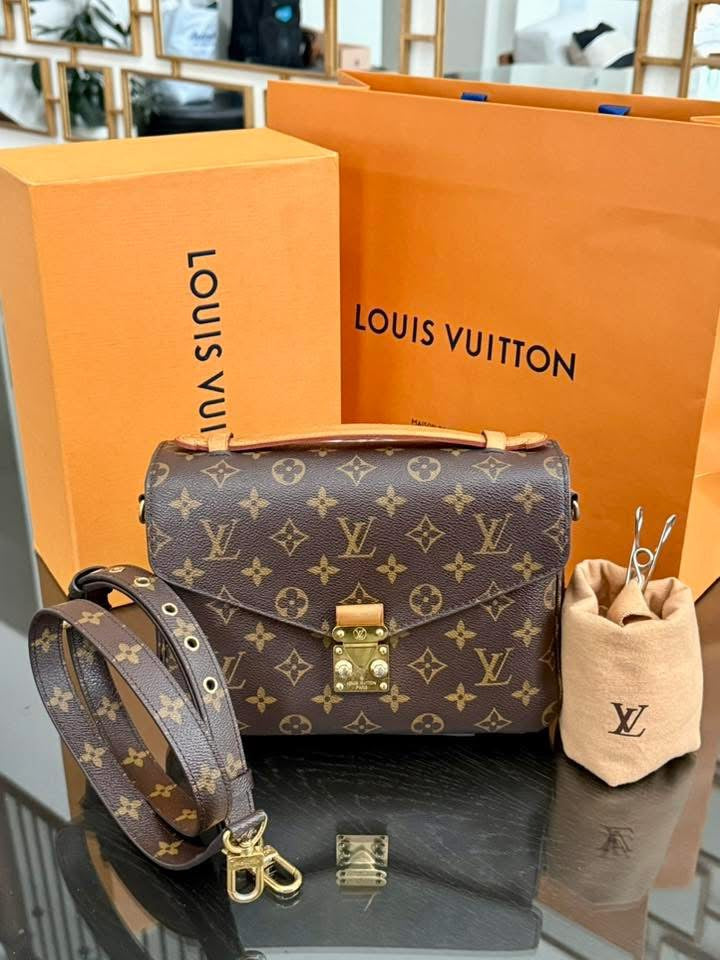Pochette Metis in Monogram with Box, Dustbag, Insert organizer and Paper bag ๐๏ธ Year 2014