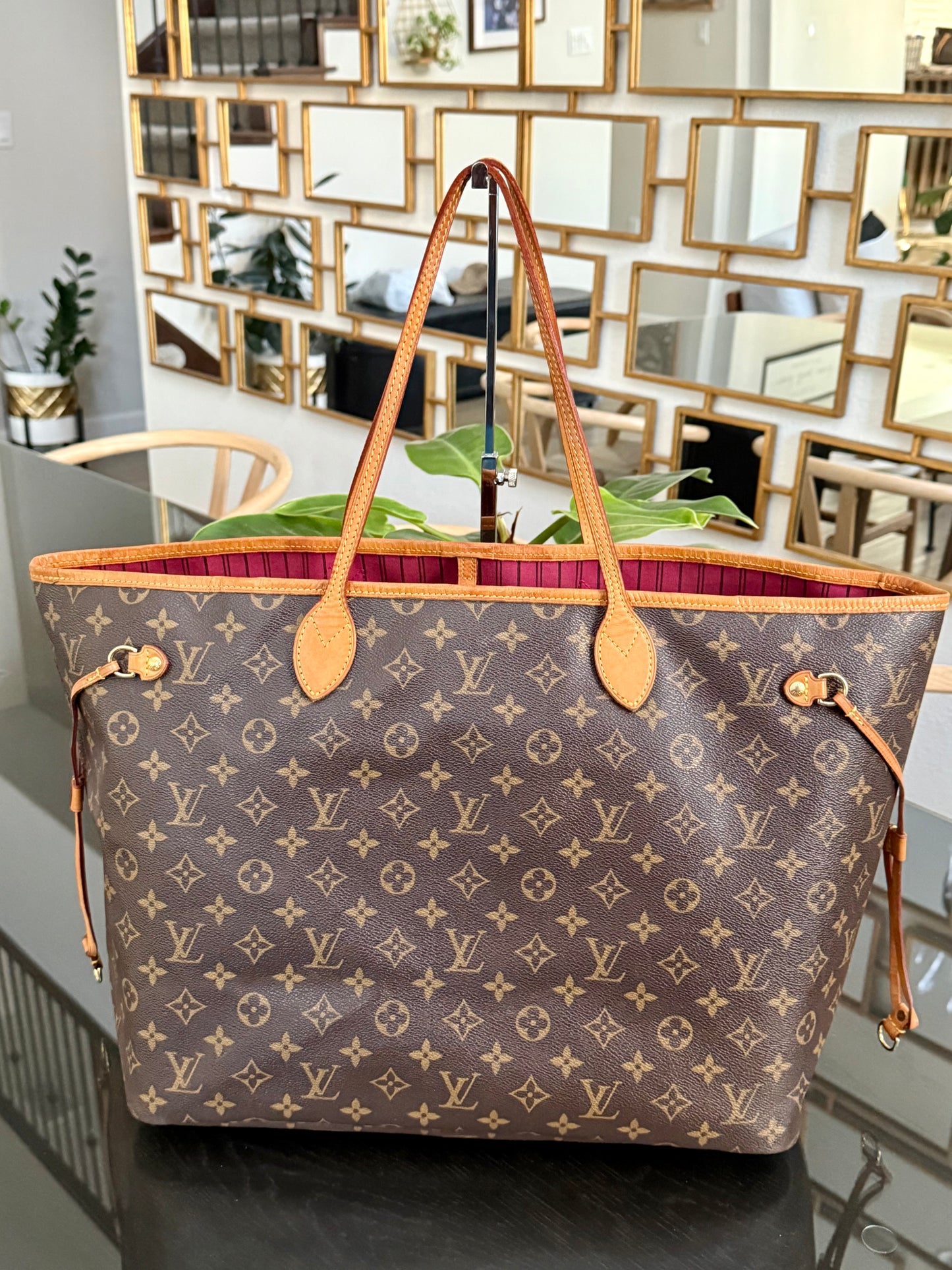 Neverfull GM in Peony with Dustbag 🗓️ Year: 2016