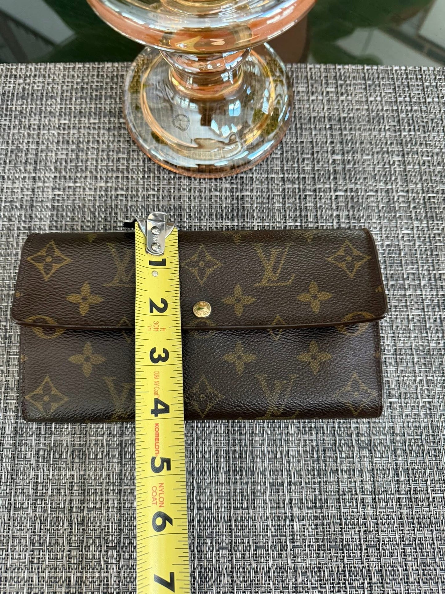 Sarah Wallet with 8 Cardholders 🗓️ Year: 2005