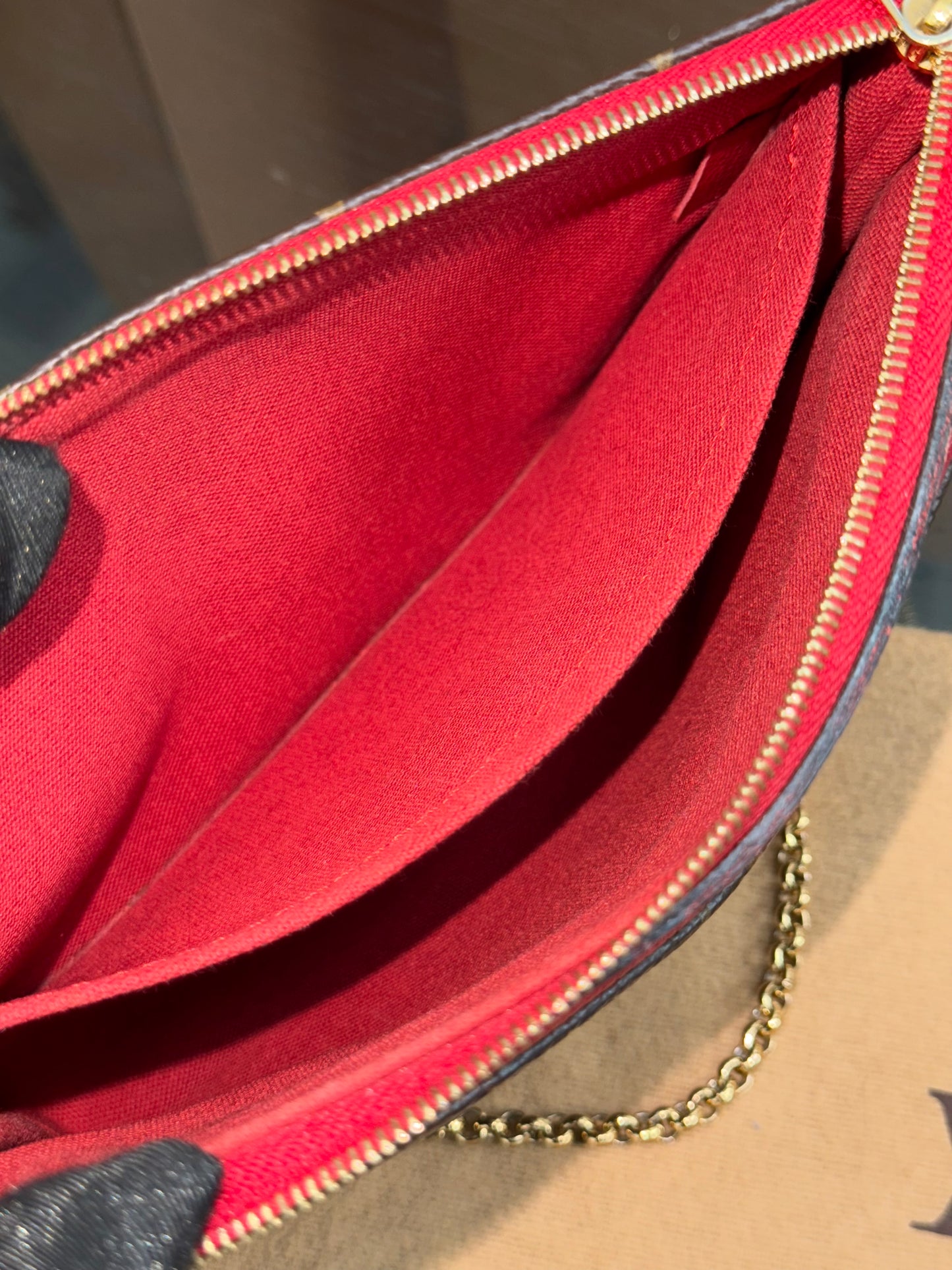 Pallas Clutch w/ Box, Dustbag and Paper bag - Year: 2017