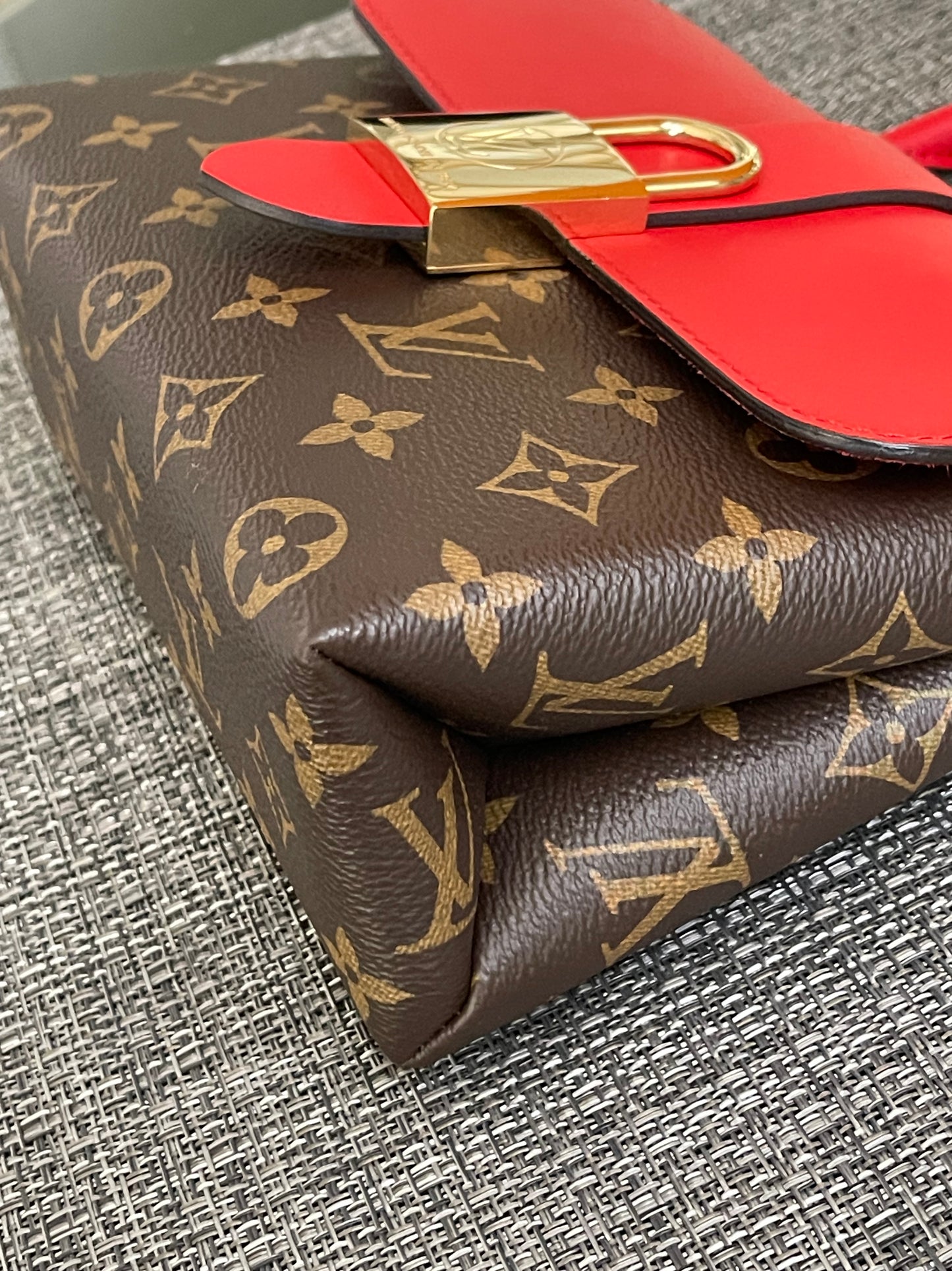 Locky BB Monogram Coquelicot (Complete Inclusions) - ๐
Year: 2019