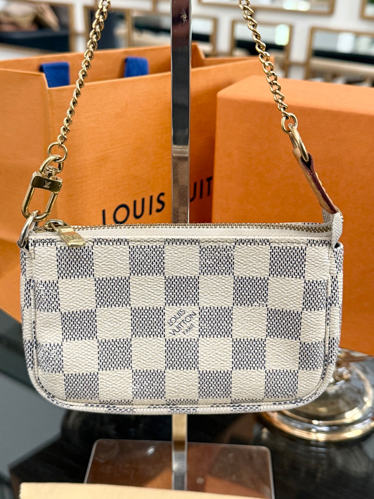 Mini Pochette Accessories in Azur - π
Year: 2010