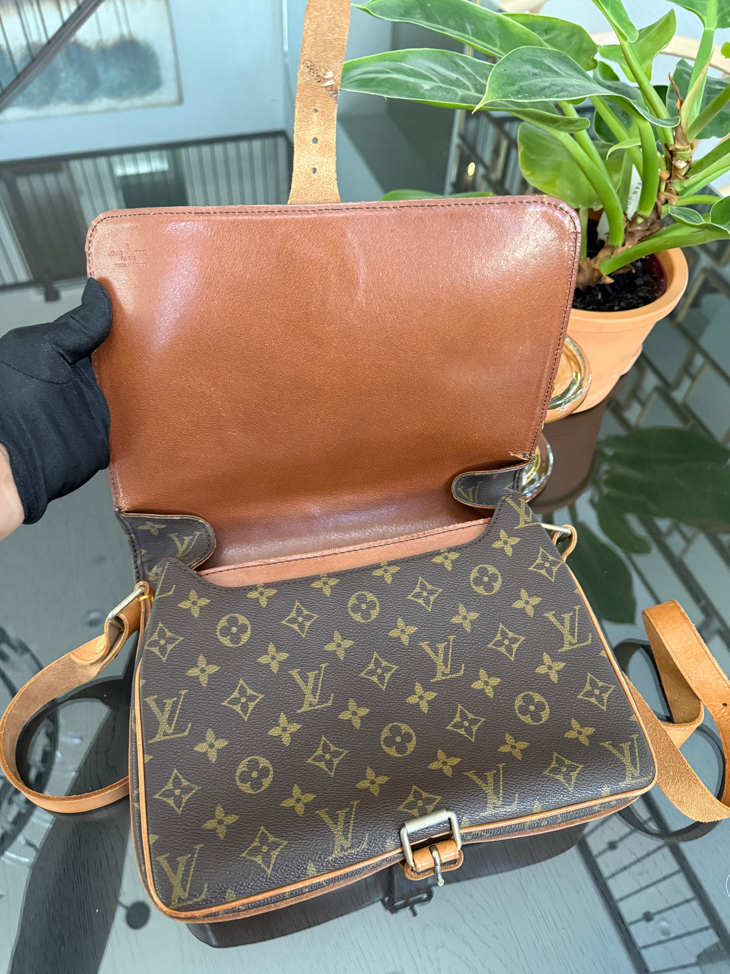 Cartouchiere GM Crossbody -🗓️ Year: 1982