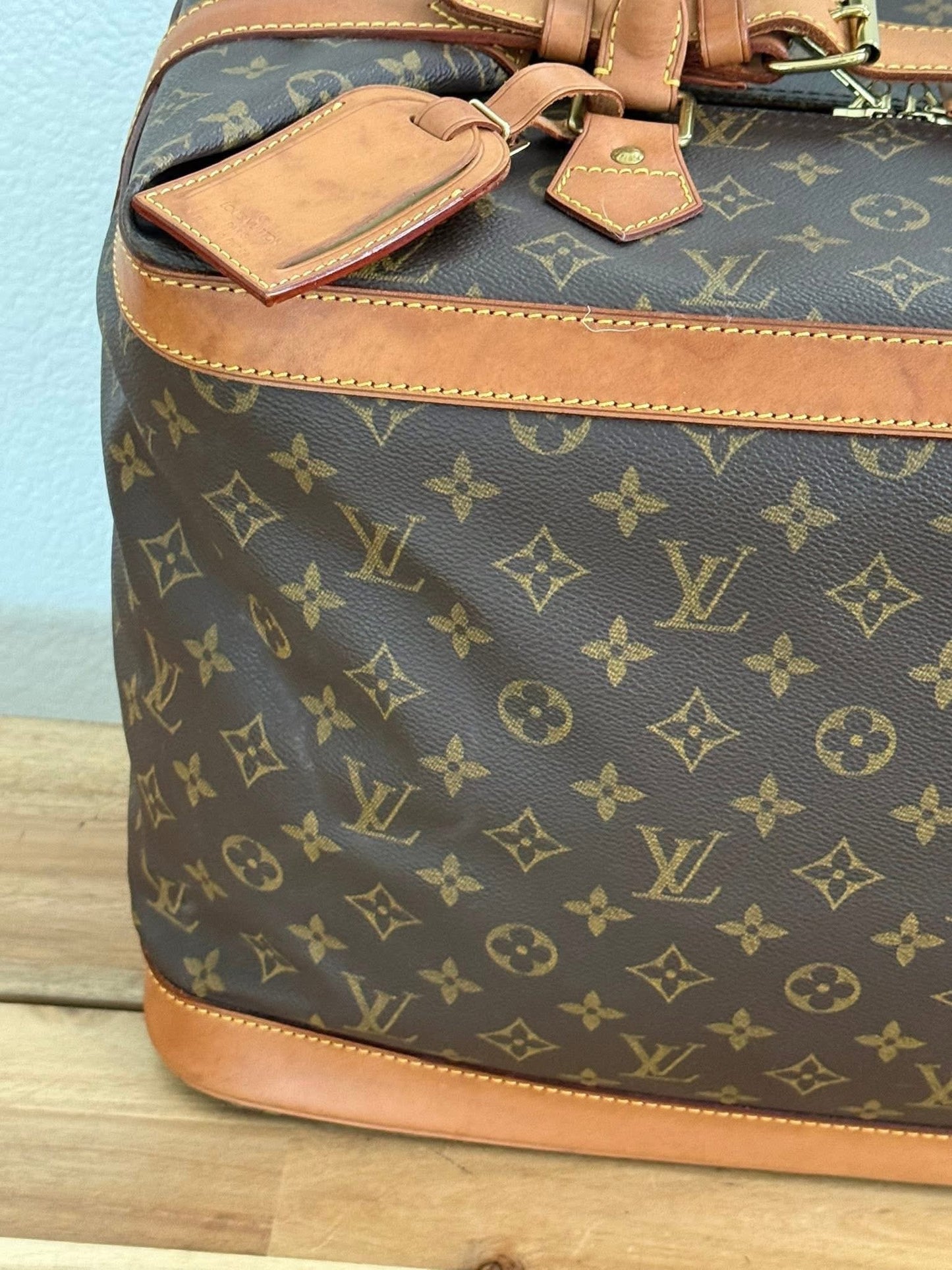 Cruiser 45 with Luggage tag and poignet -ποΈ Year: 2001