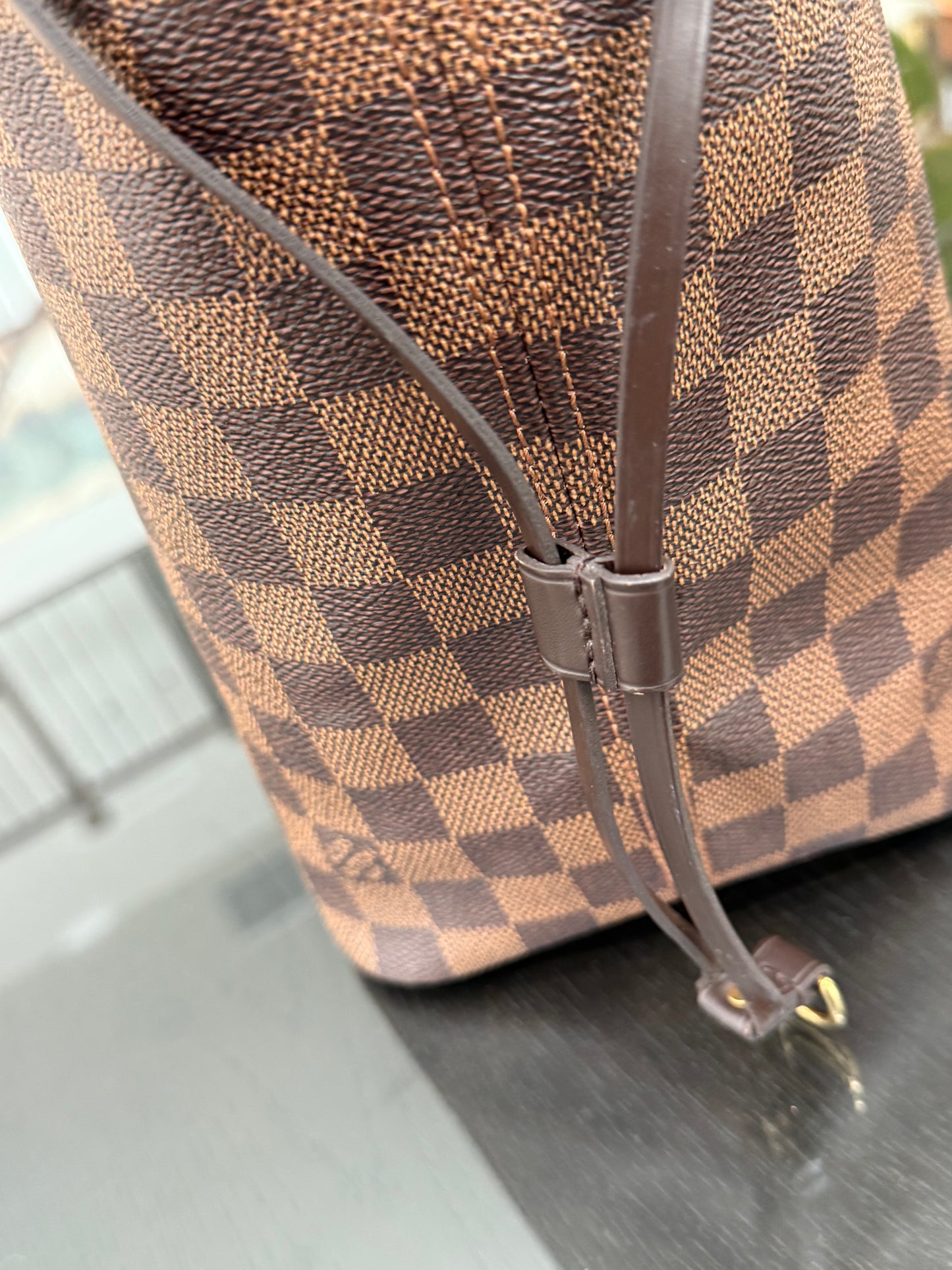Neverfull MM in Rose Ballerine interior with Dustbag - Microchip