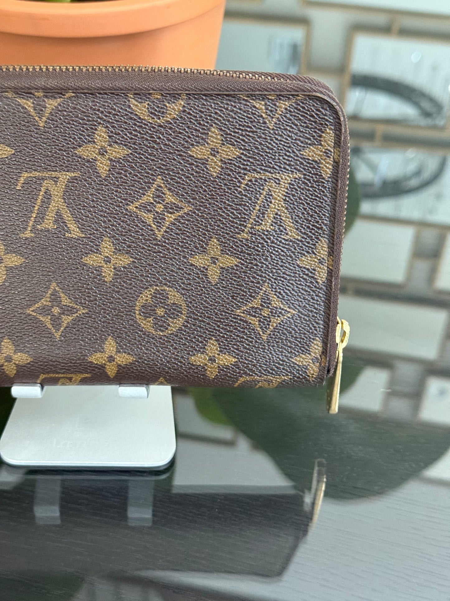 Monogram Zippy Wallet Organizer with box and Paper bag 🗓️ Year: 2017