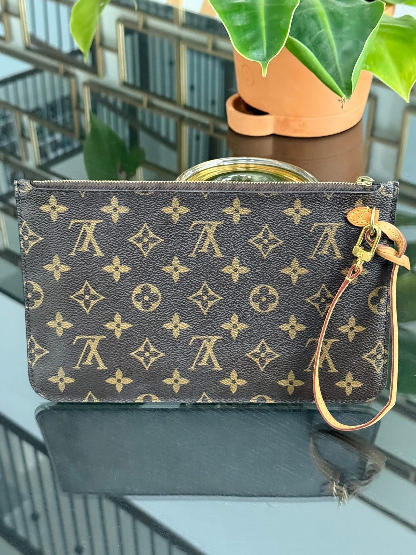 Neverfull MM/GM Pouch in beige 🗓️ Year: 2016