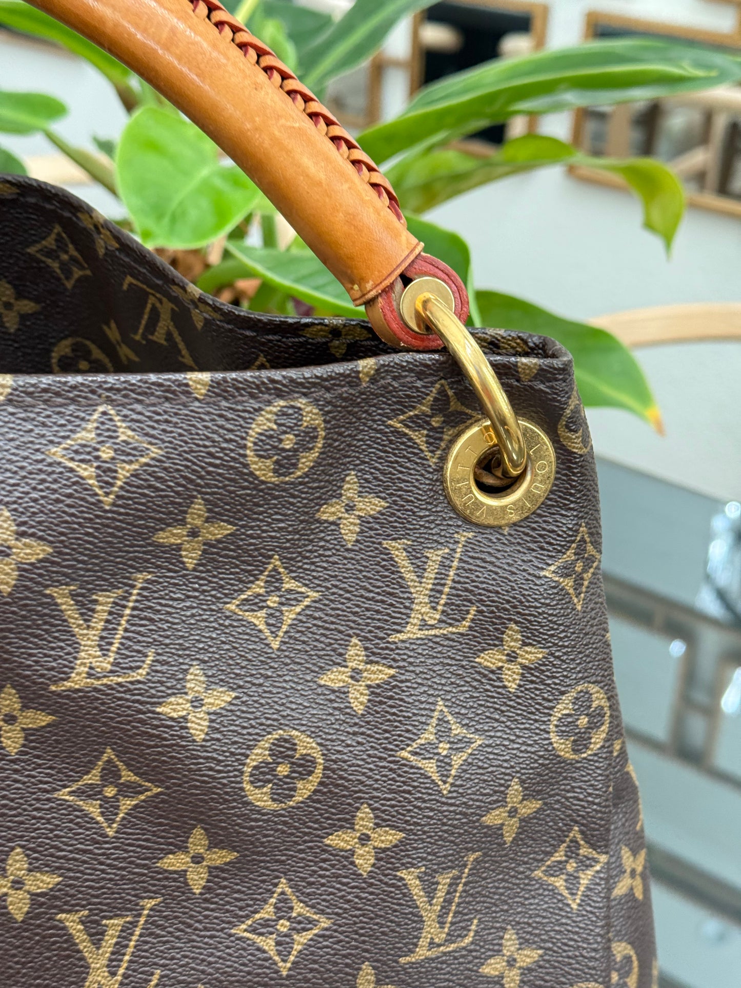Artsy MM with Dustbag, Insert Organizer and twilly - ๐
Year: 2010