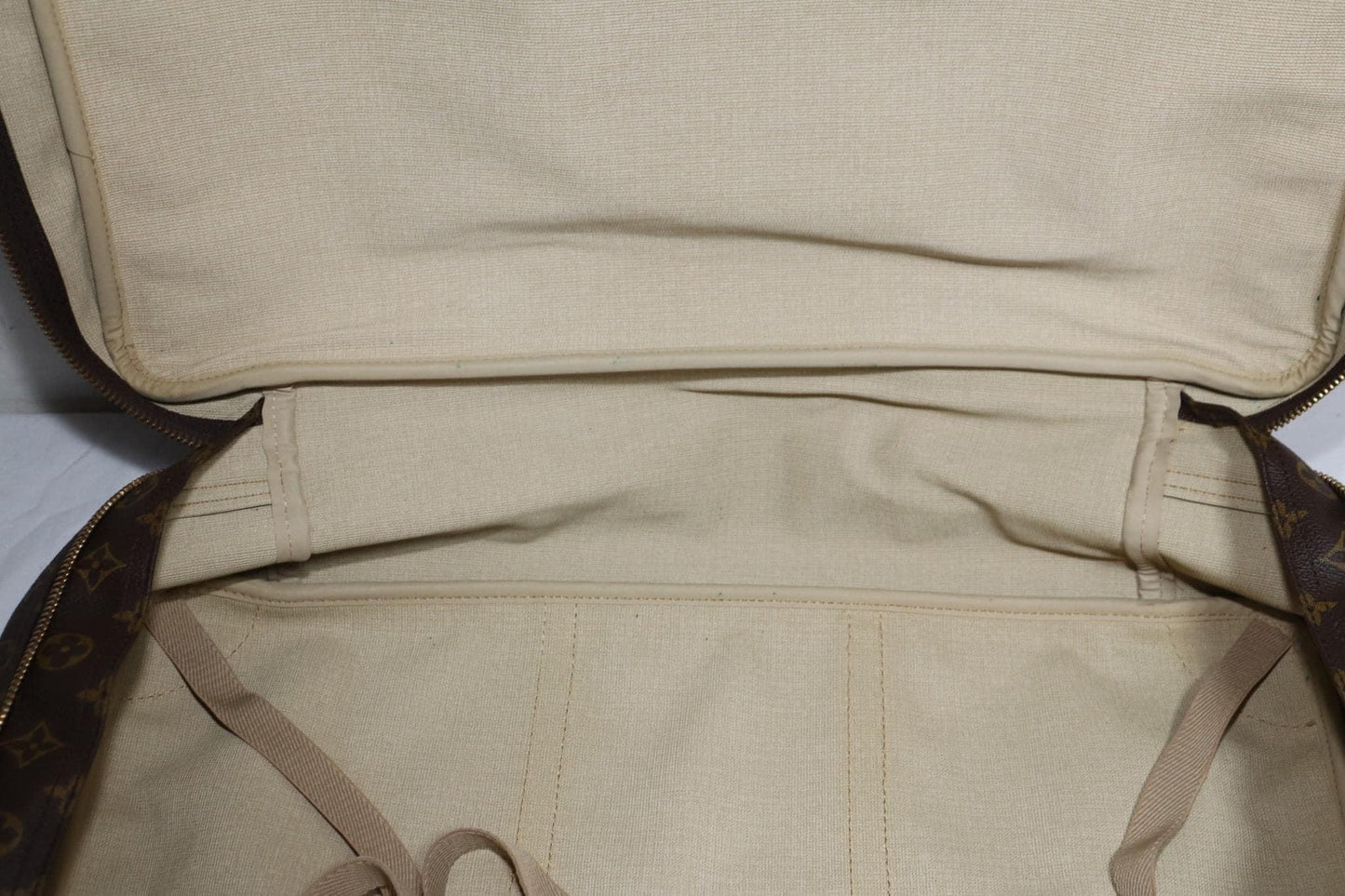 Sirius 50 Soft Suitcase Luggage - π
Year: 1994