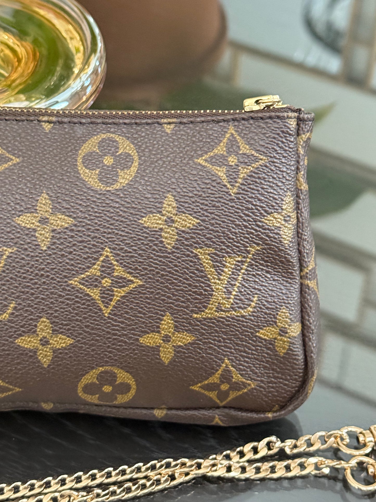 Sac Shopping Pouch with Generic Gold Strap